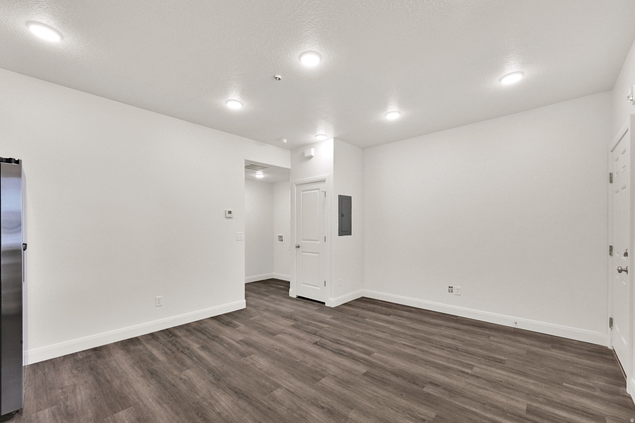 ASPEN APTS - Residential