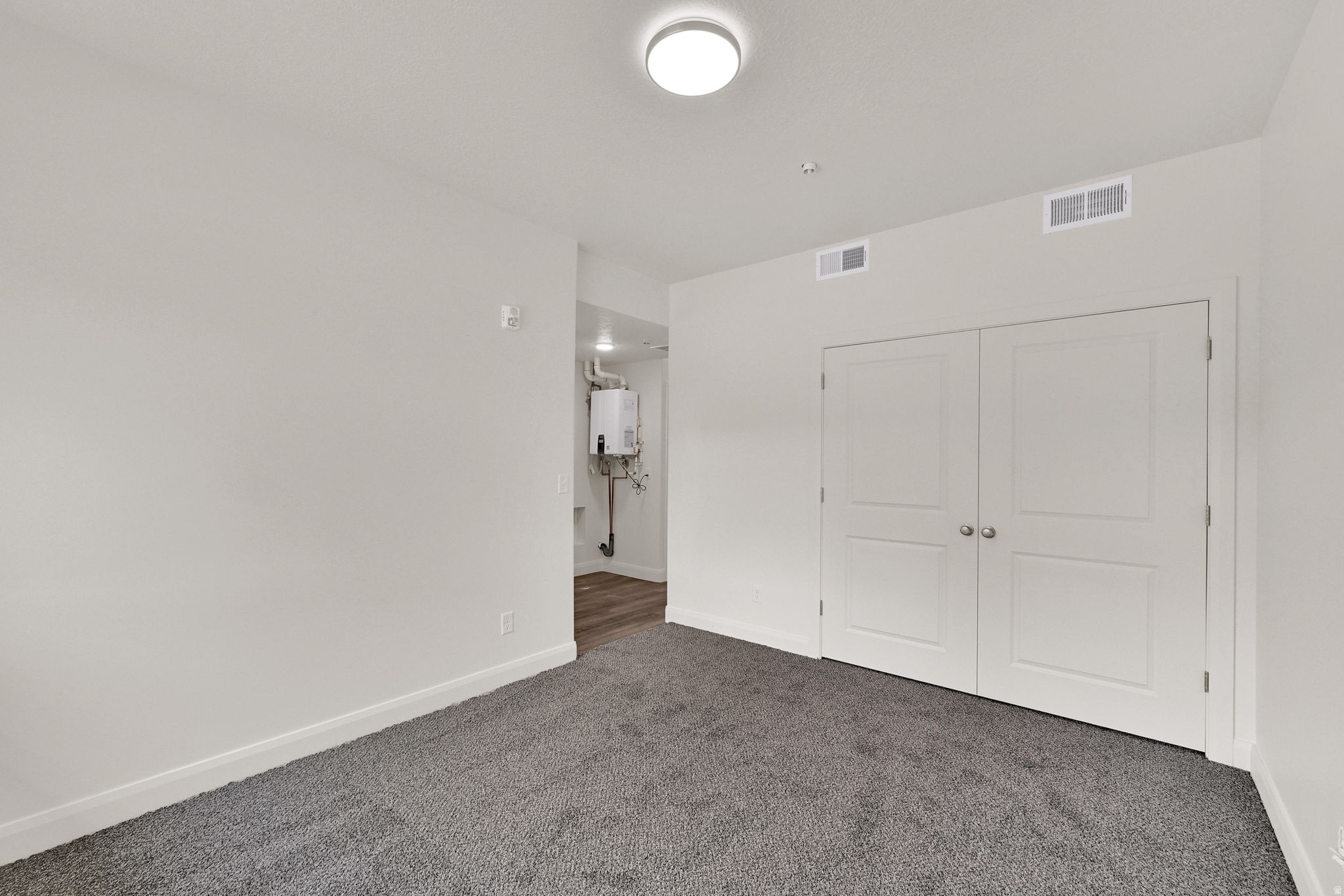ASPEN APTS - Residential