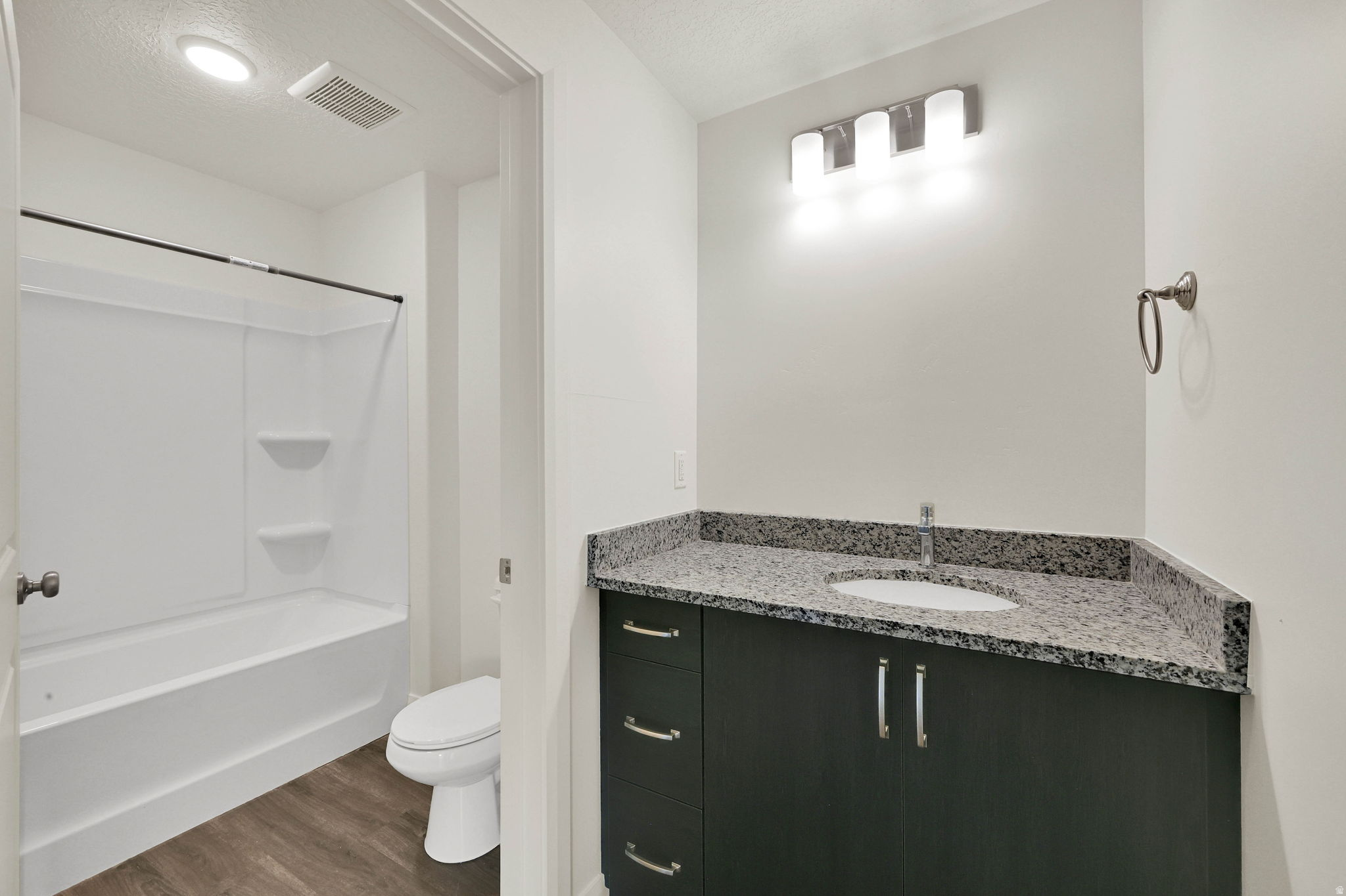 ASPEN APTS - Residential