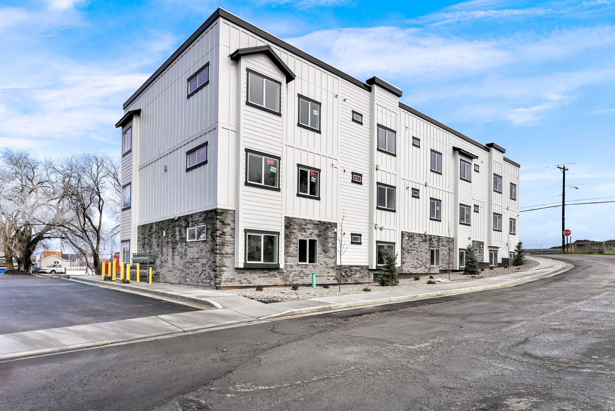 ASPEN APTS - Residential