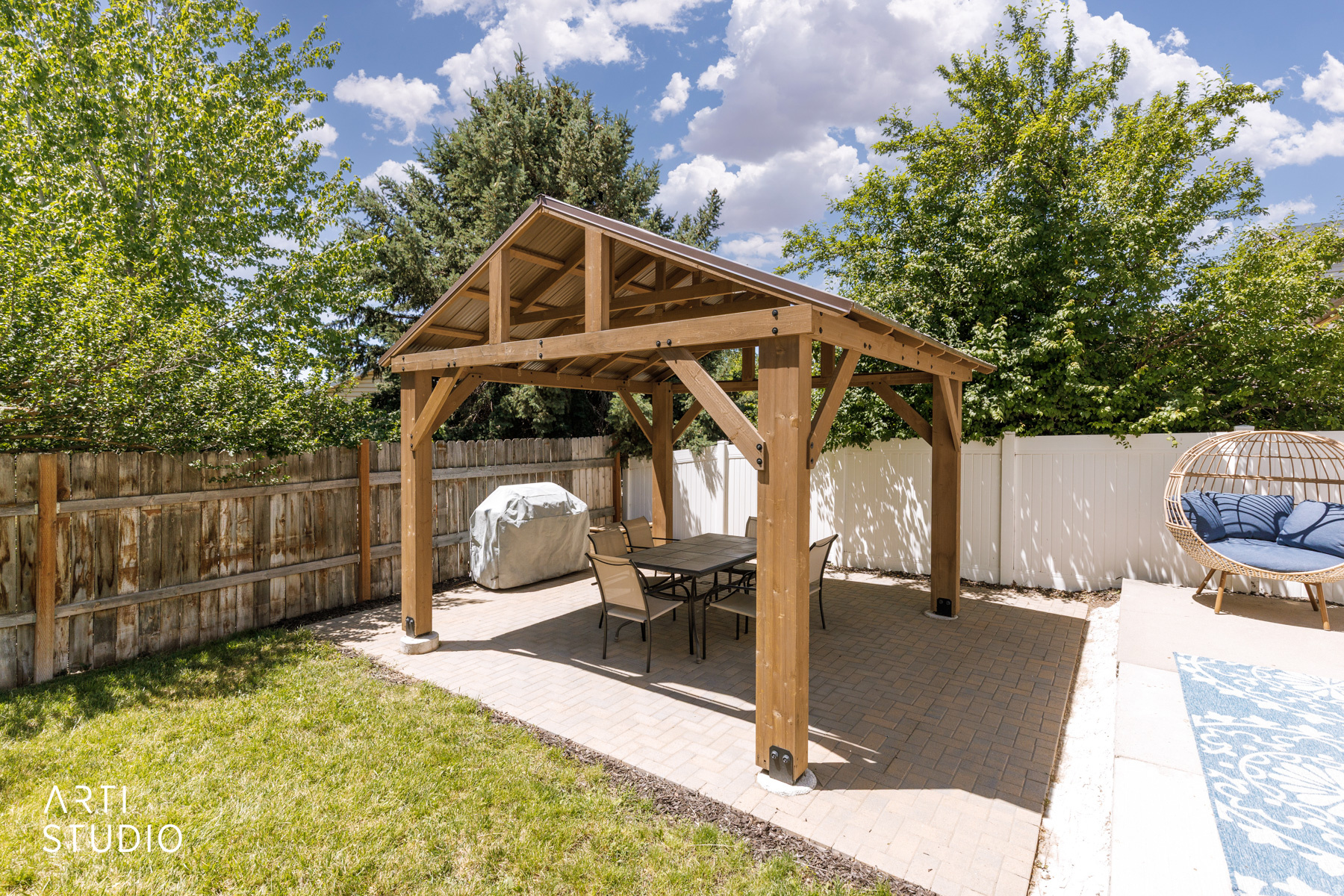 CHAPEL HILLS - Residential