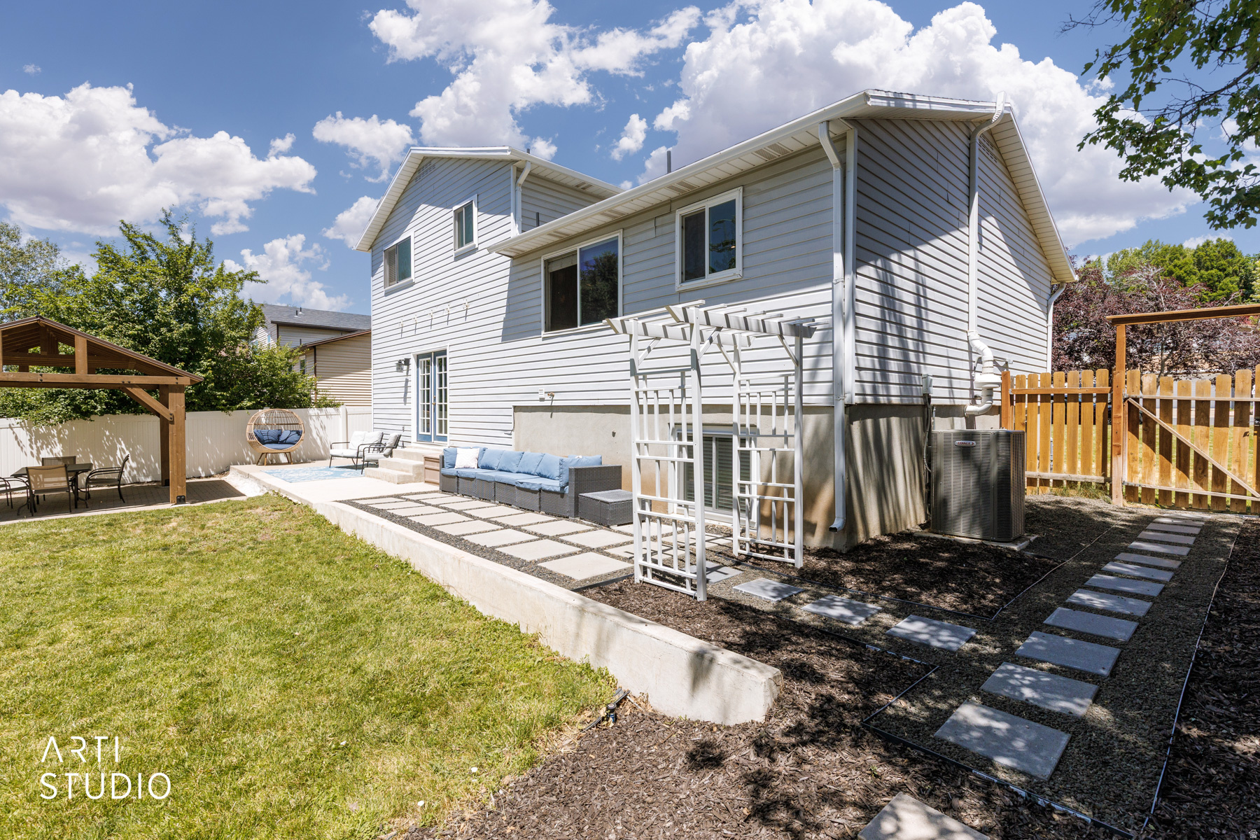 CHAPEL HILLS - Residential