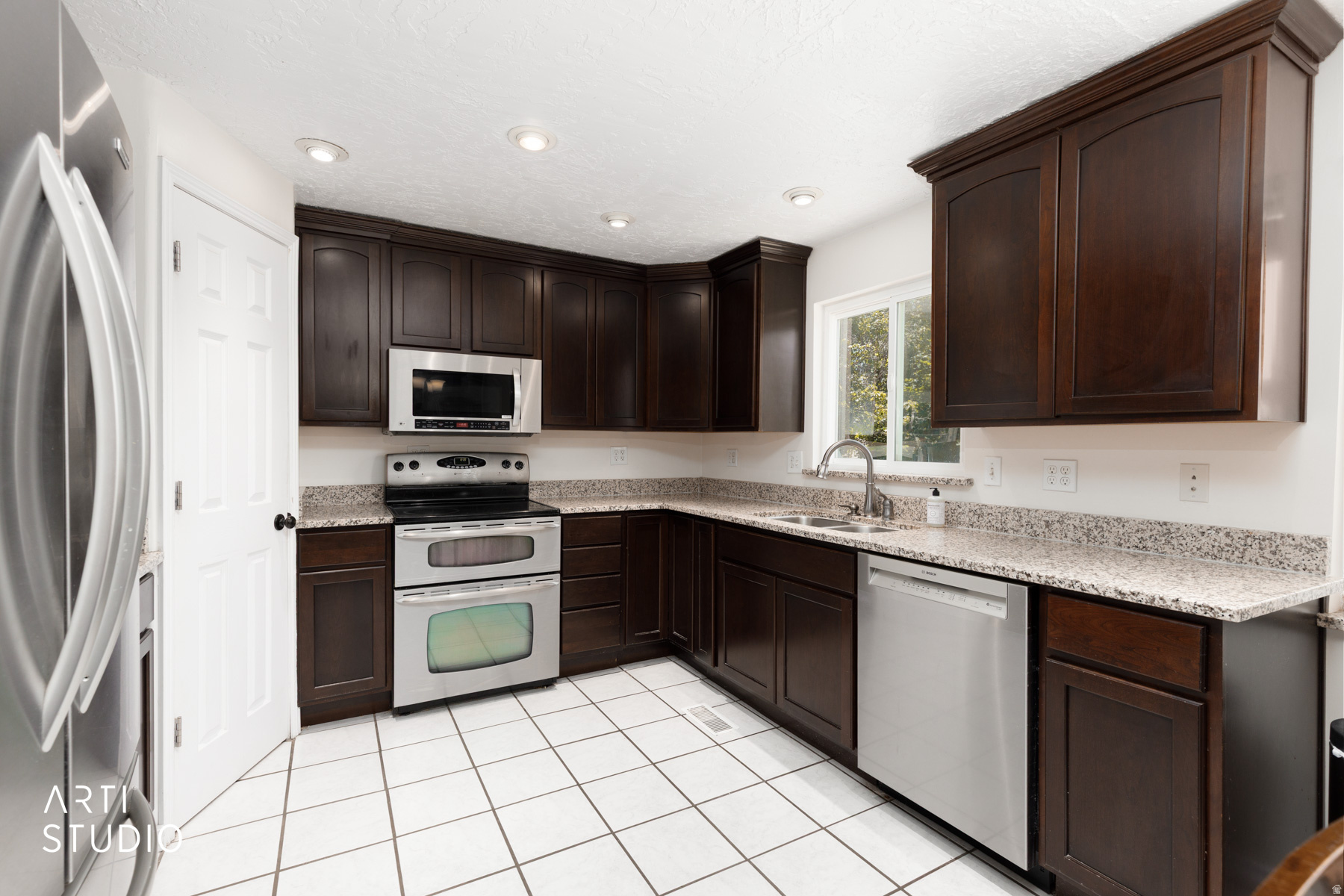 CHAPEL HILLS - Residential