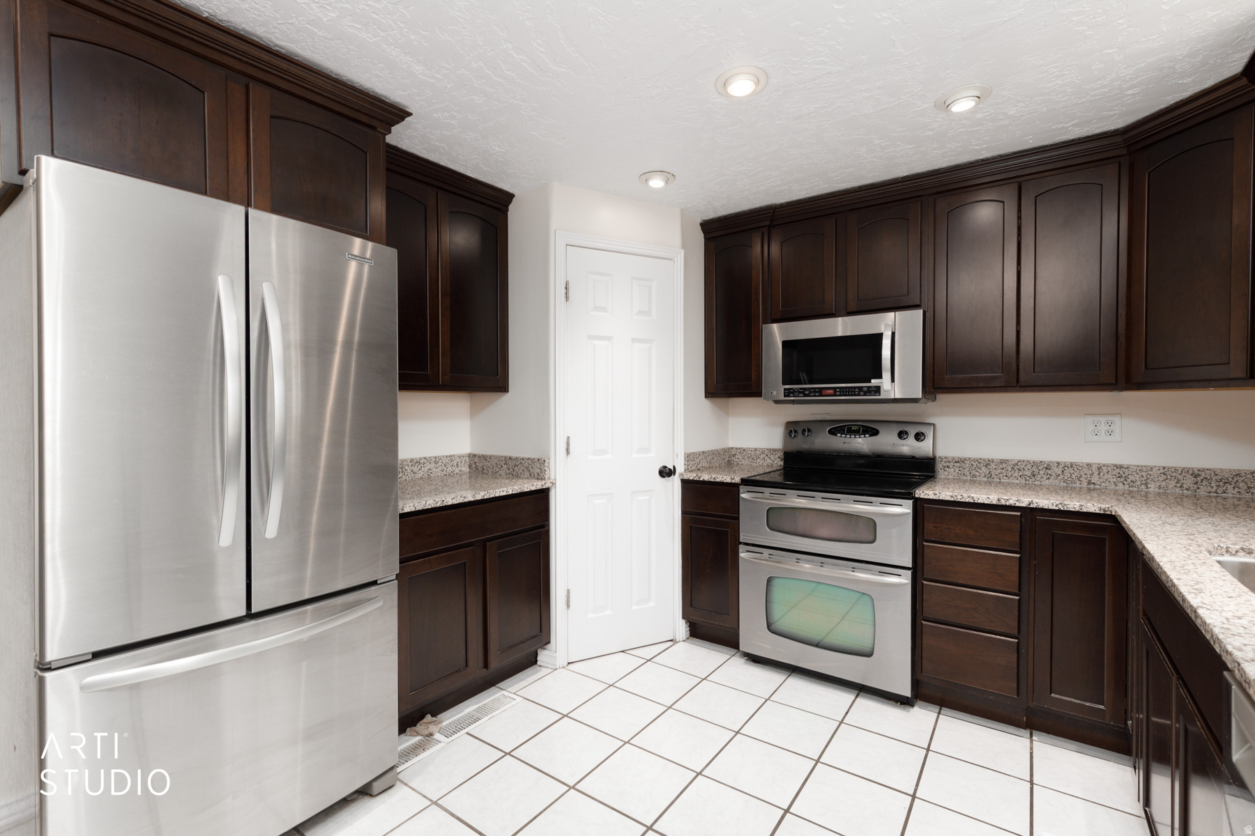 CHAPEL HILLS - Residential
