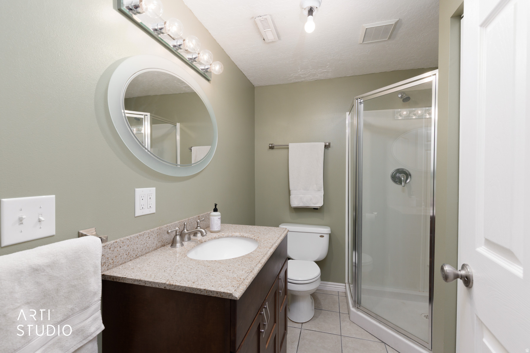 CHAPEL HILLS - Residential
