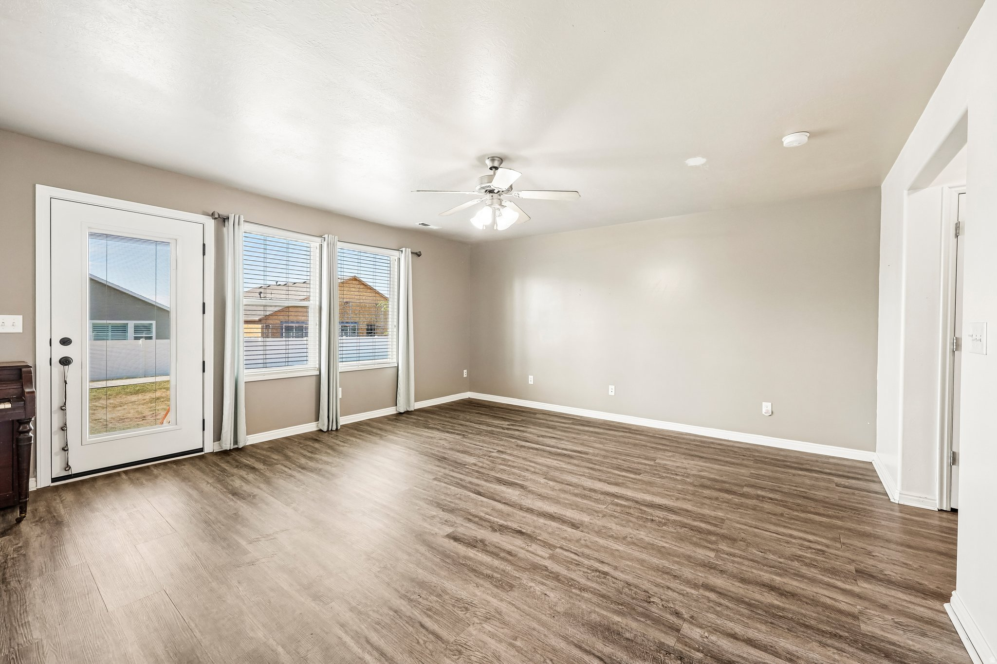 LAKE POINT VILLAGE - Residential