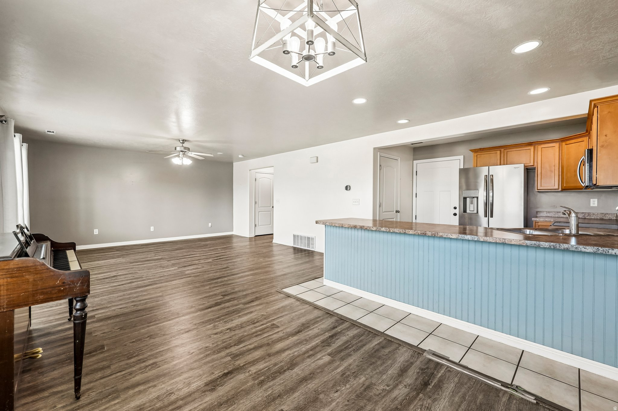 LAKE POINT VILLAGE - Residential