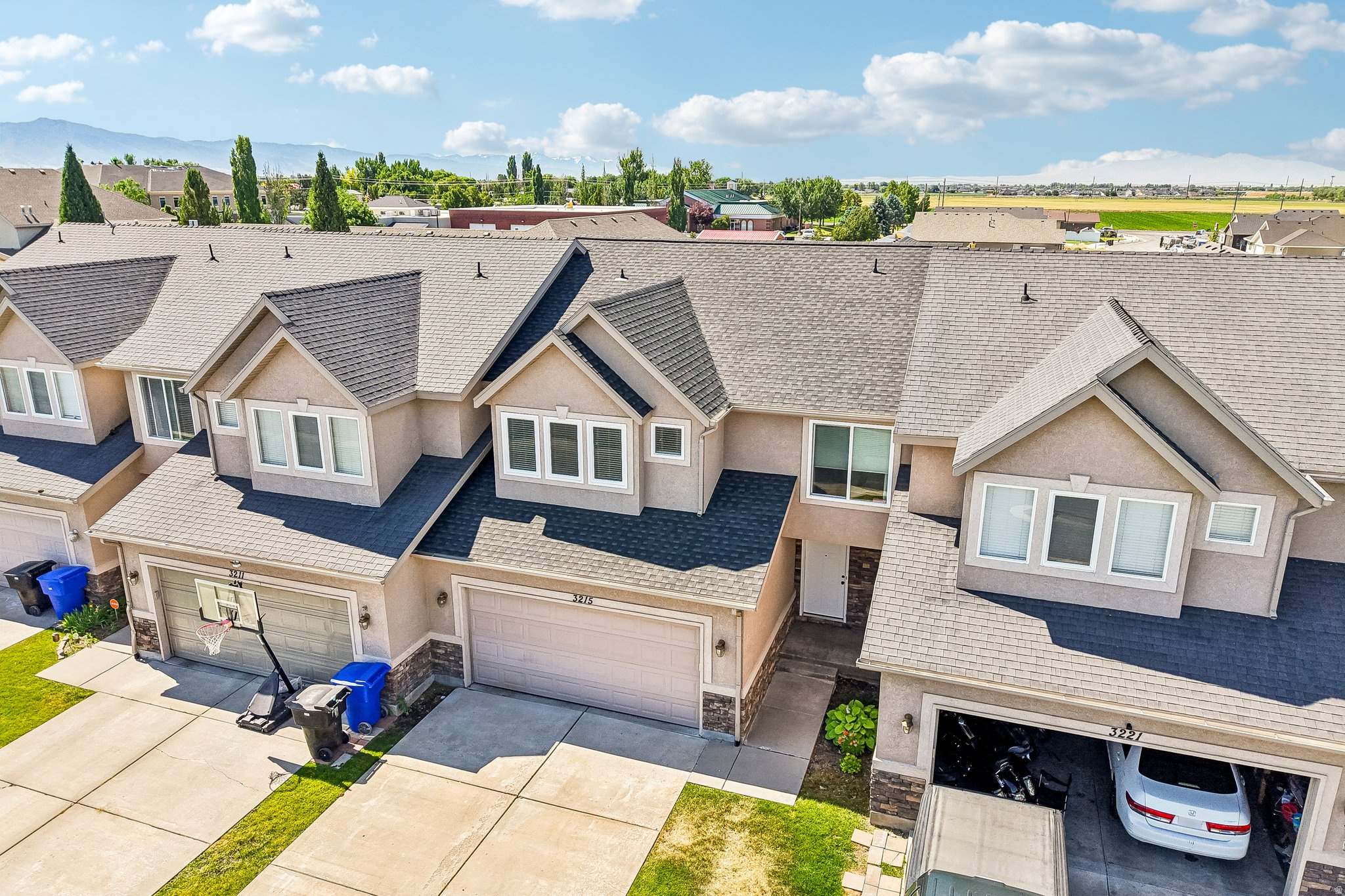 LAKE POINT VILLAGE - Residential