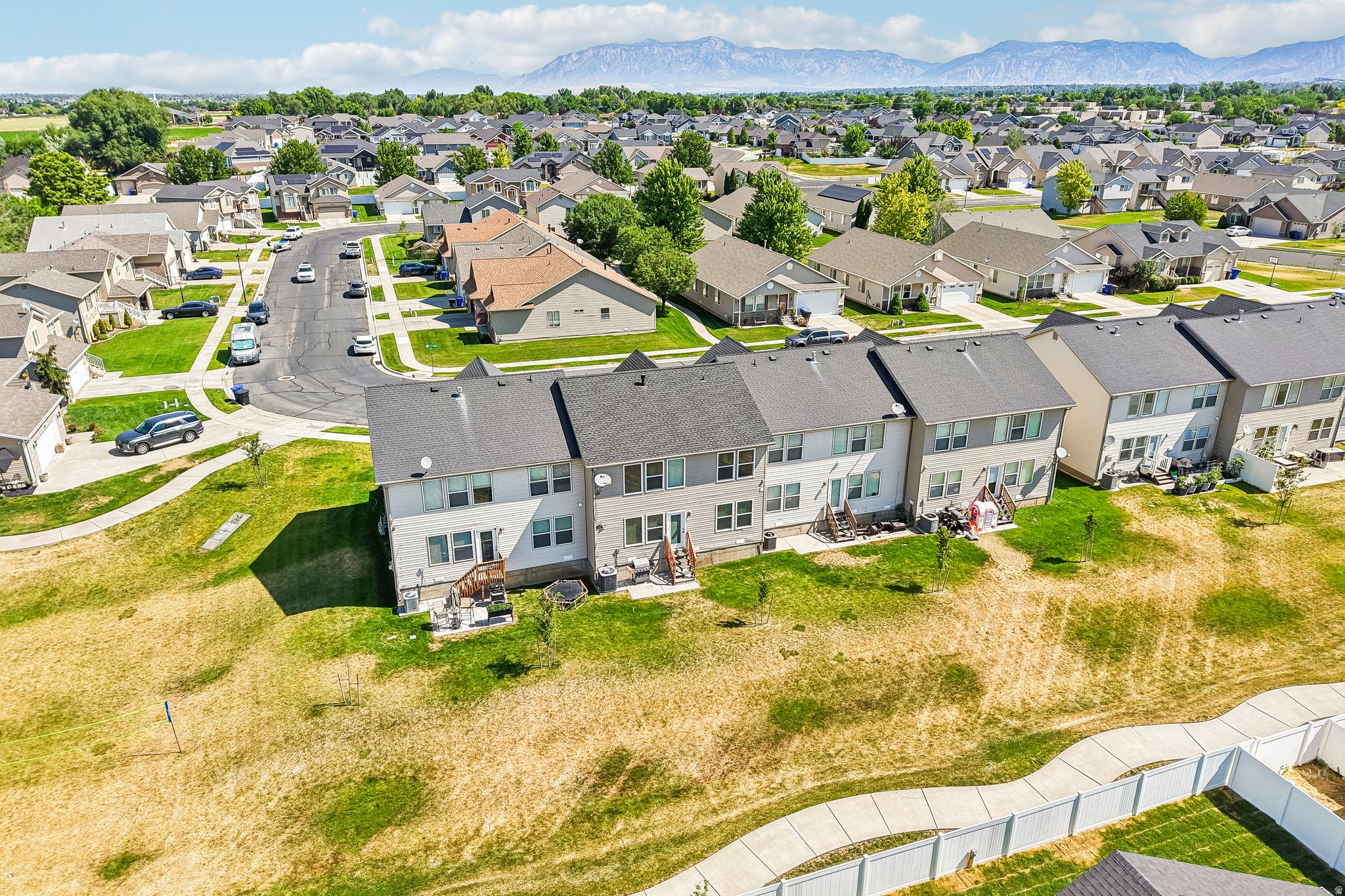 LAKE POINT VILLAGE - Residential