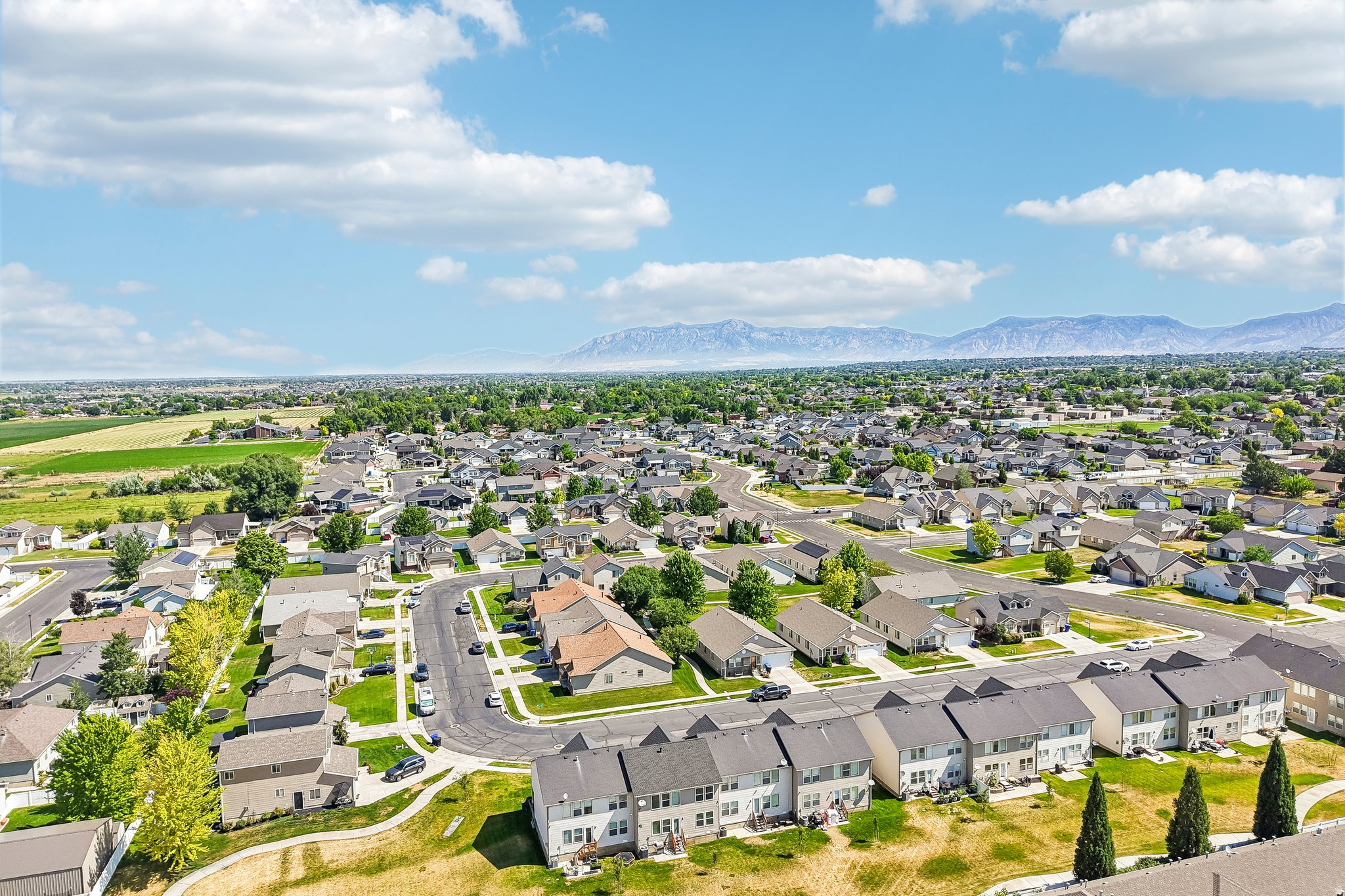 LAKE POINT VILLAGE - Residential