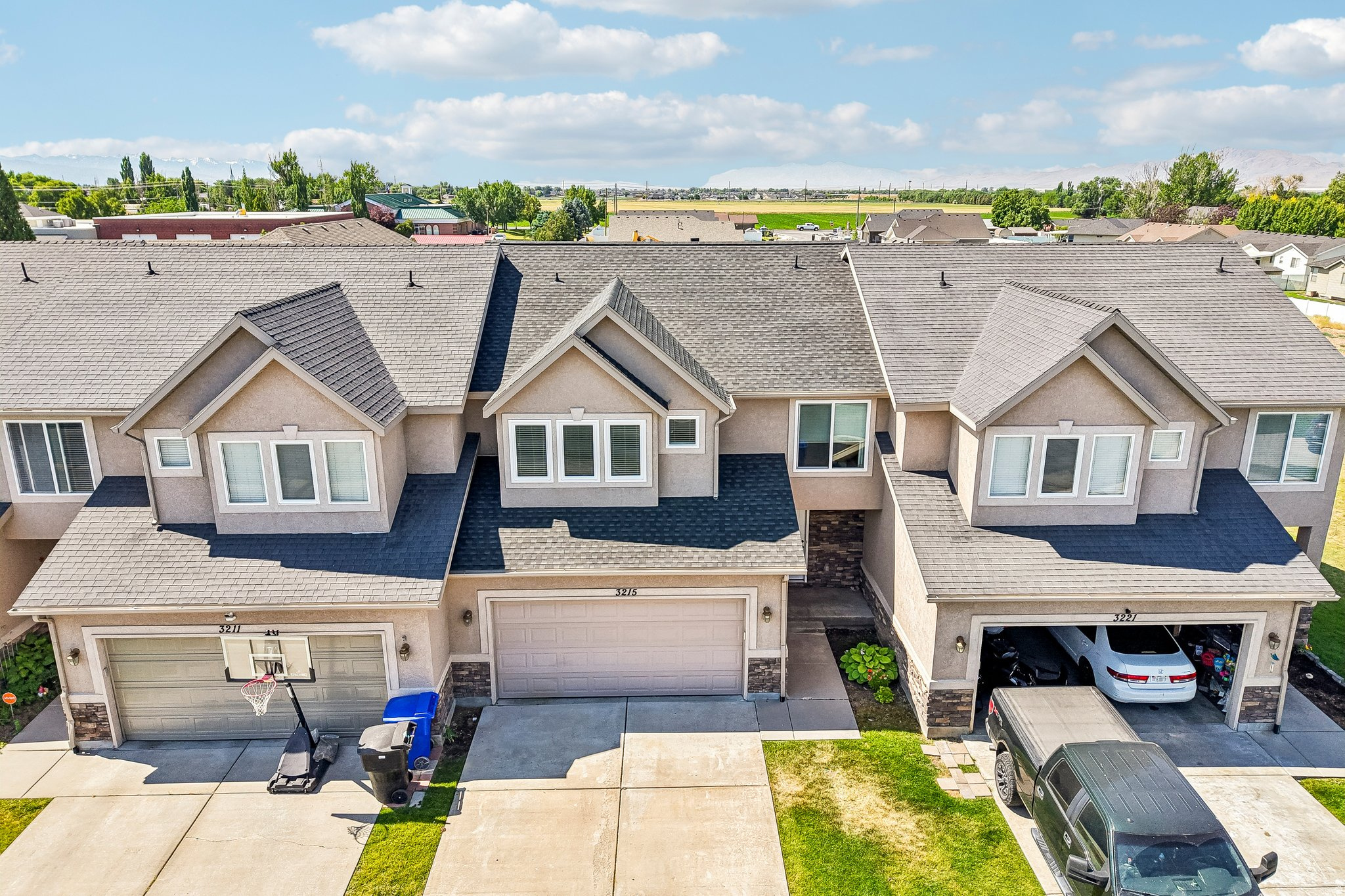LAKE POINT VILLAGE - Residential