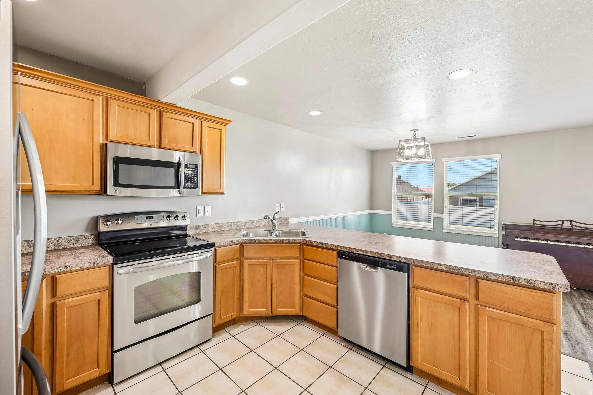 LAKE POINT VILLAGE - Residential