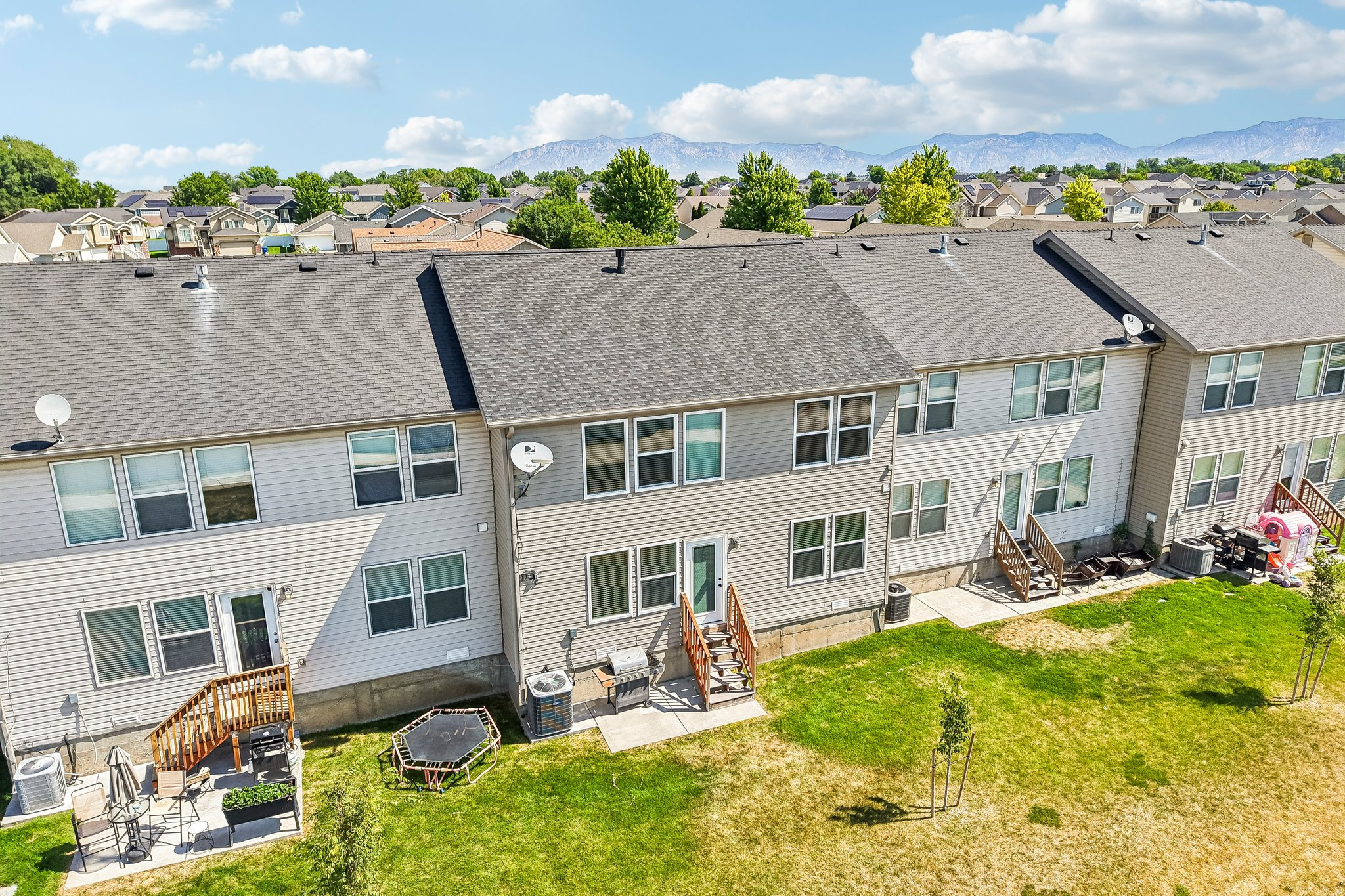 LAKE POINT VILLAGE - Residential