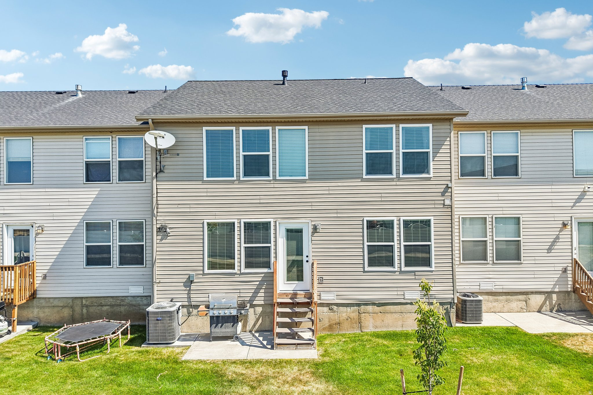 LAKE POINT VILLAGE - Residential