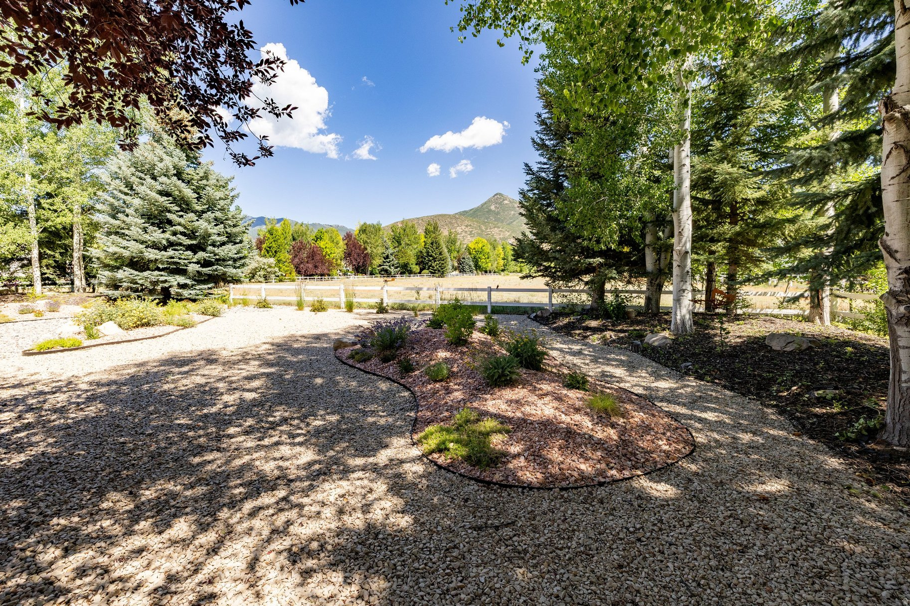 LACY LANE ESTATES - Residential