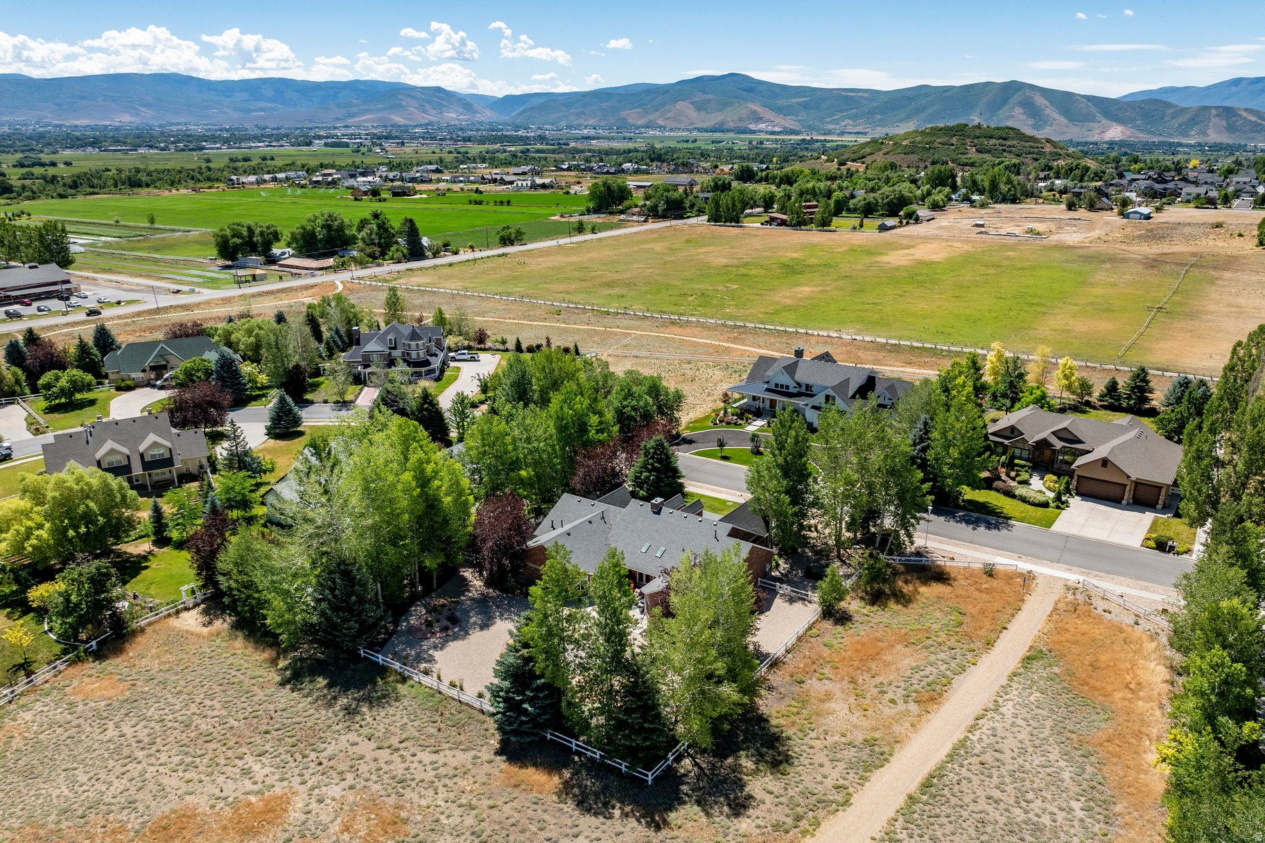 LACY LANE ESTATES - Residential