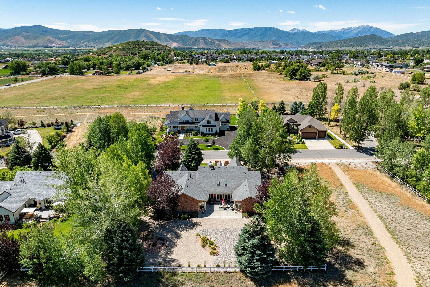 LACY LANE ESTATES - Residential