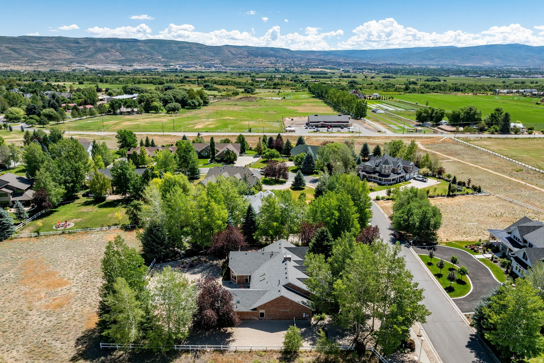 LACY LANE ESTATES - Residential