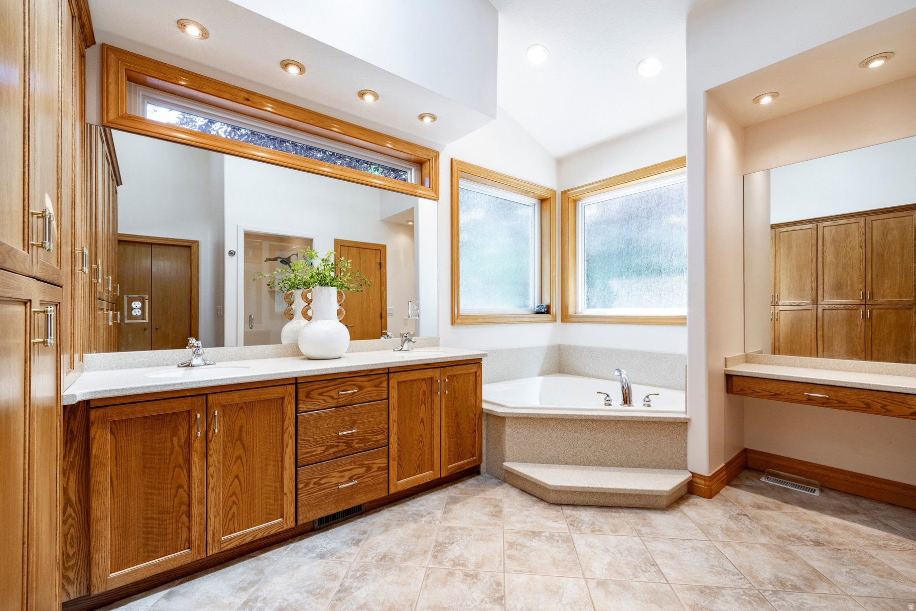 LACY LANE ESTATES - Residential
