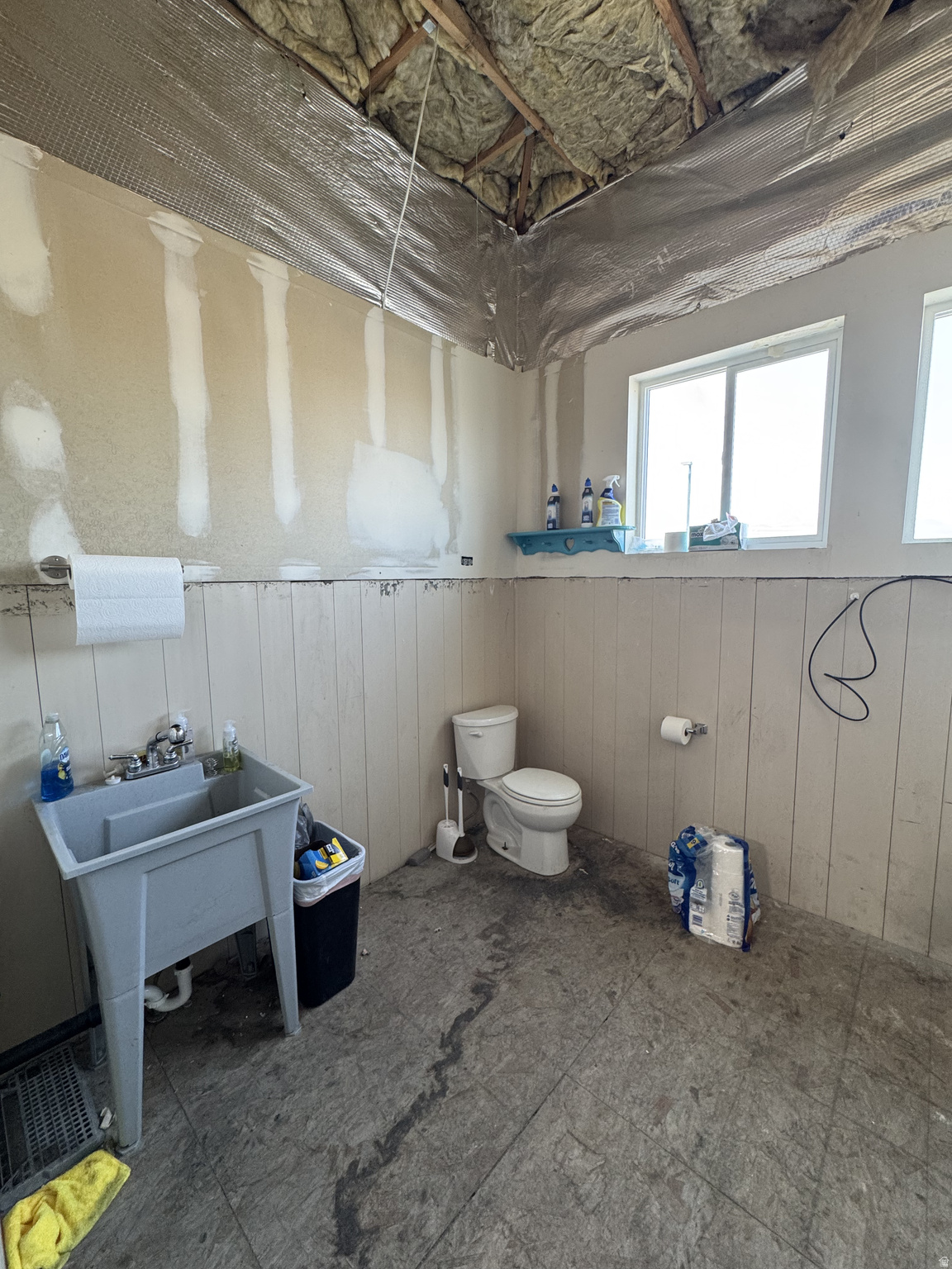 OQUIRRH SHADOWS - Commercial Sale