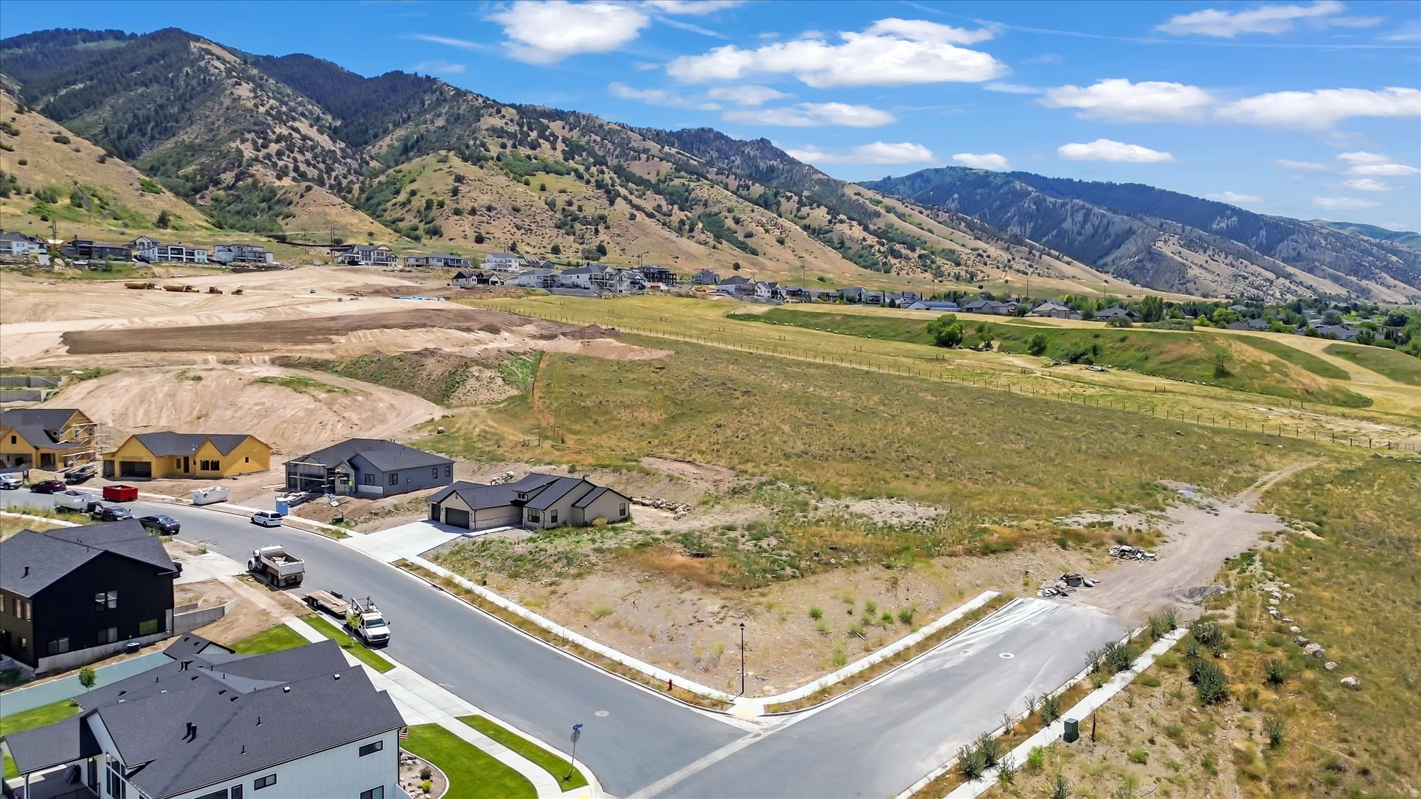 HOMES ON THE KNOLL PH 1 - Land