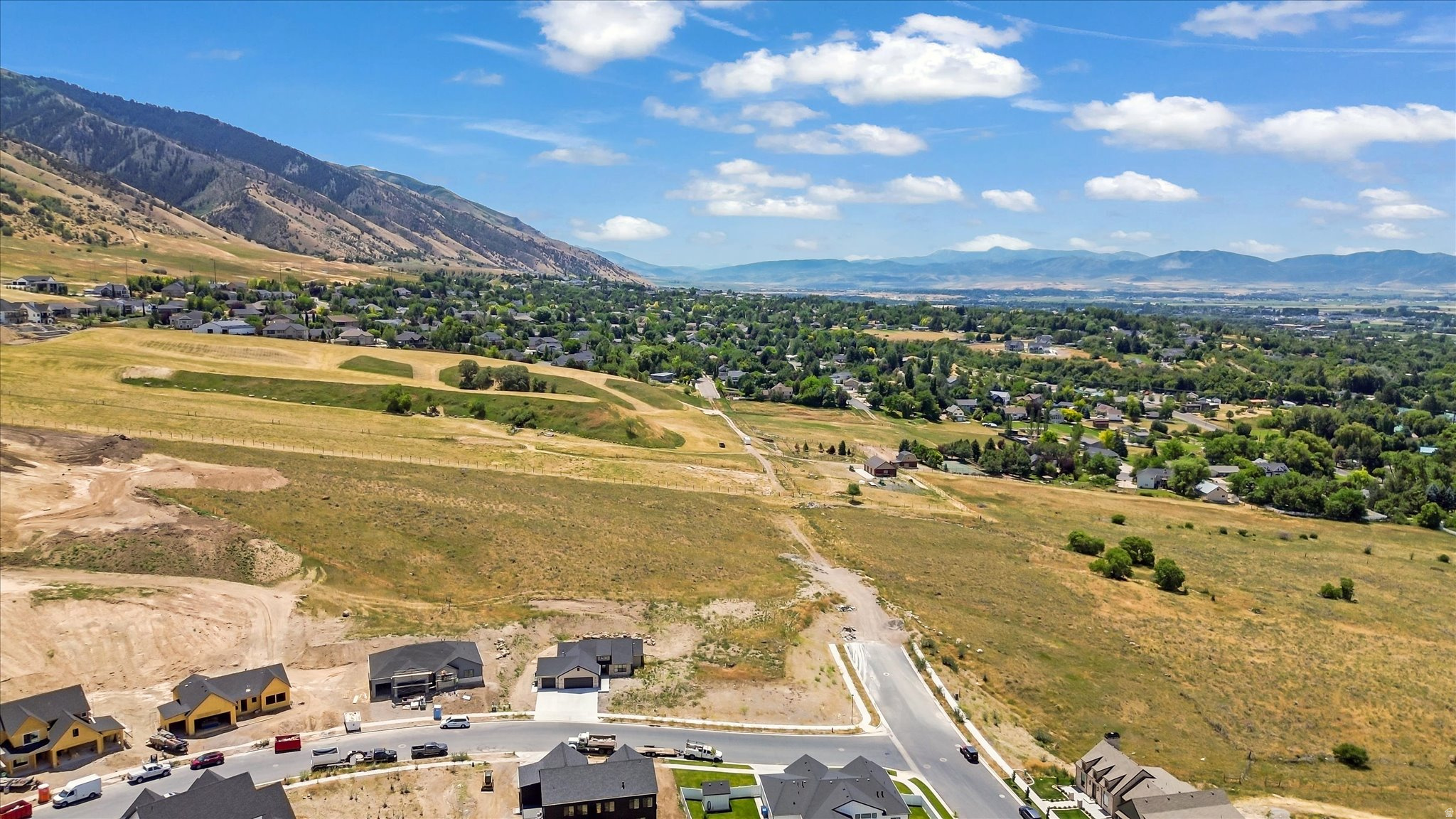 HOMES ON THE KNOLL PH 1 - Land