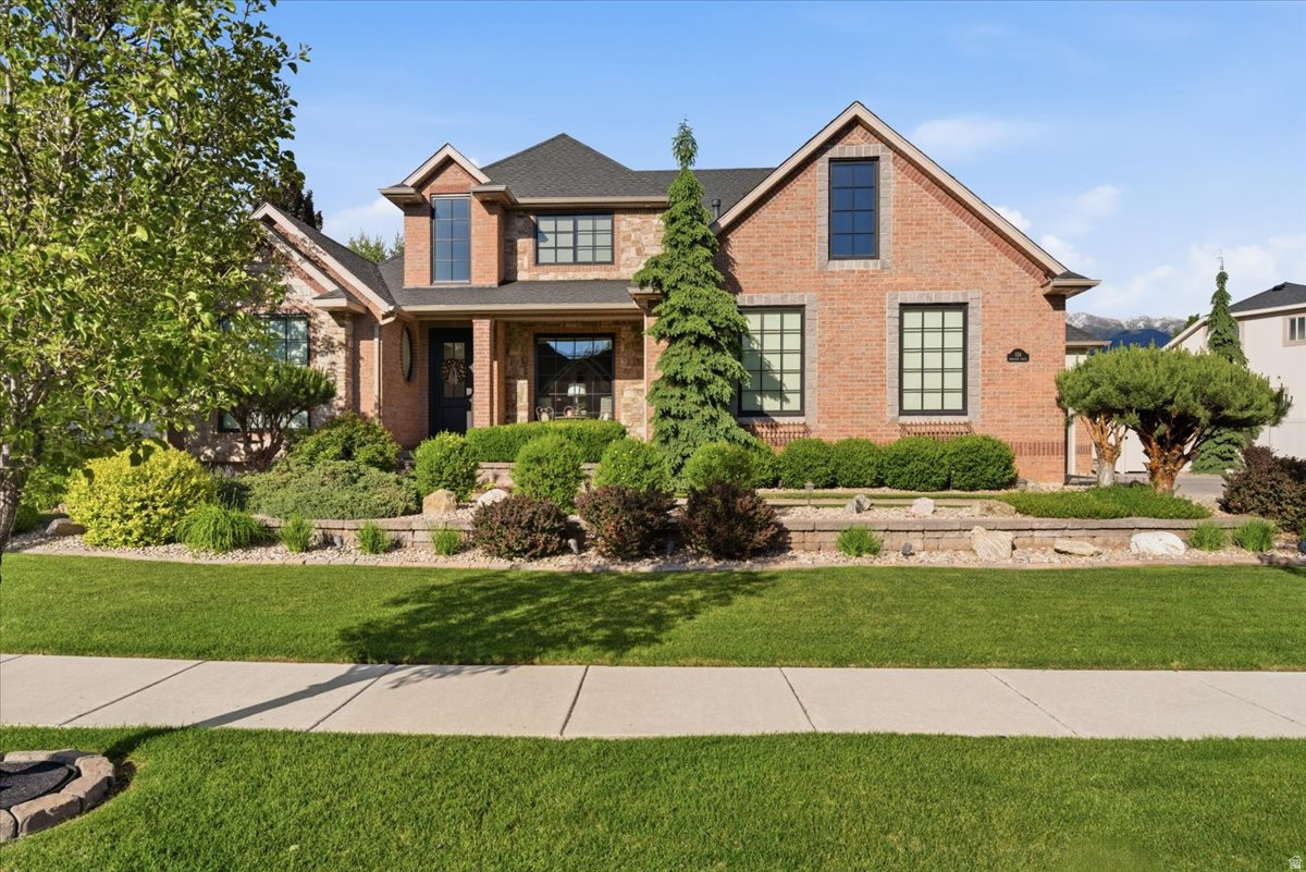 MOUNTAIN VISTAS - Residential
