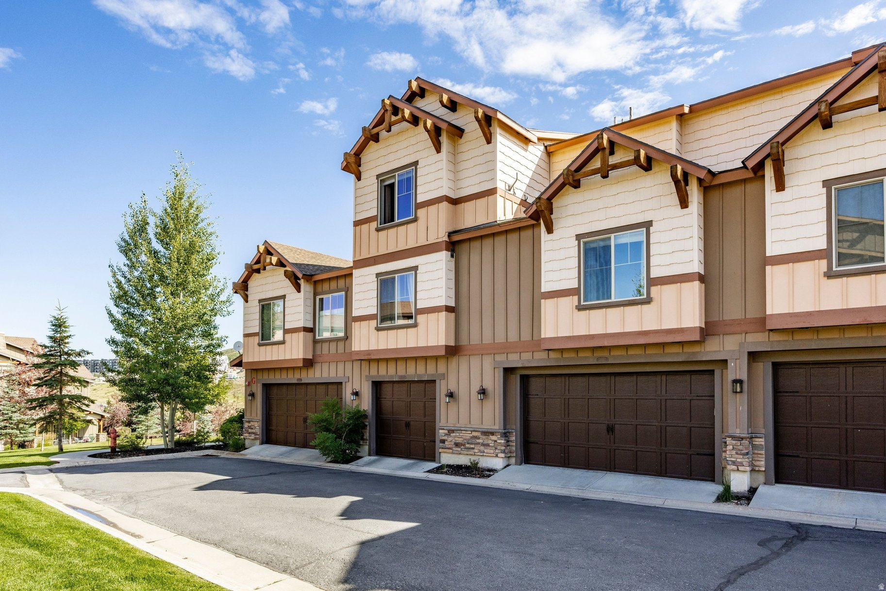 PARKS EDGE - Residential