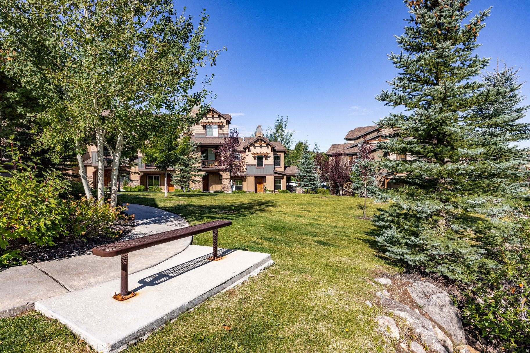 PARKS EDGE - Residential