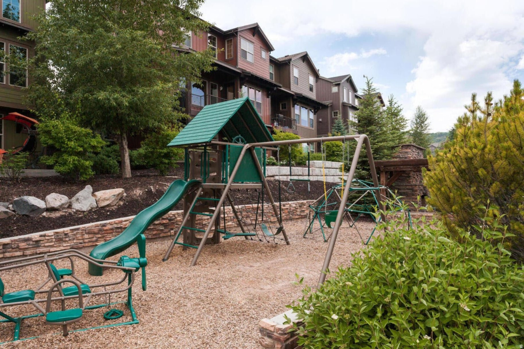 PARKS EDGE - Residential