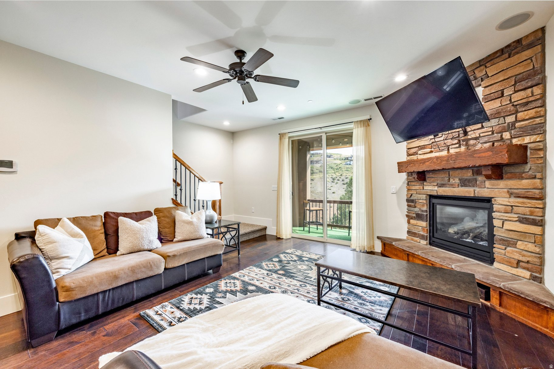 PARKS EDGE - Residential