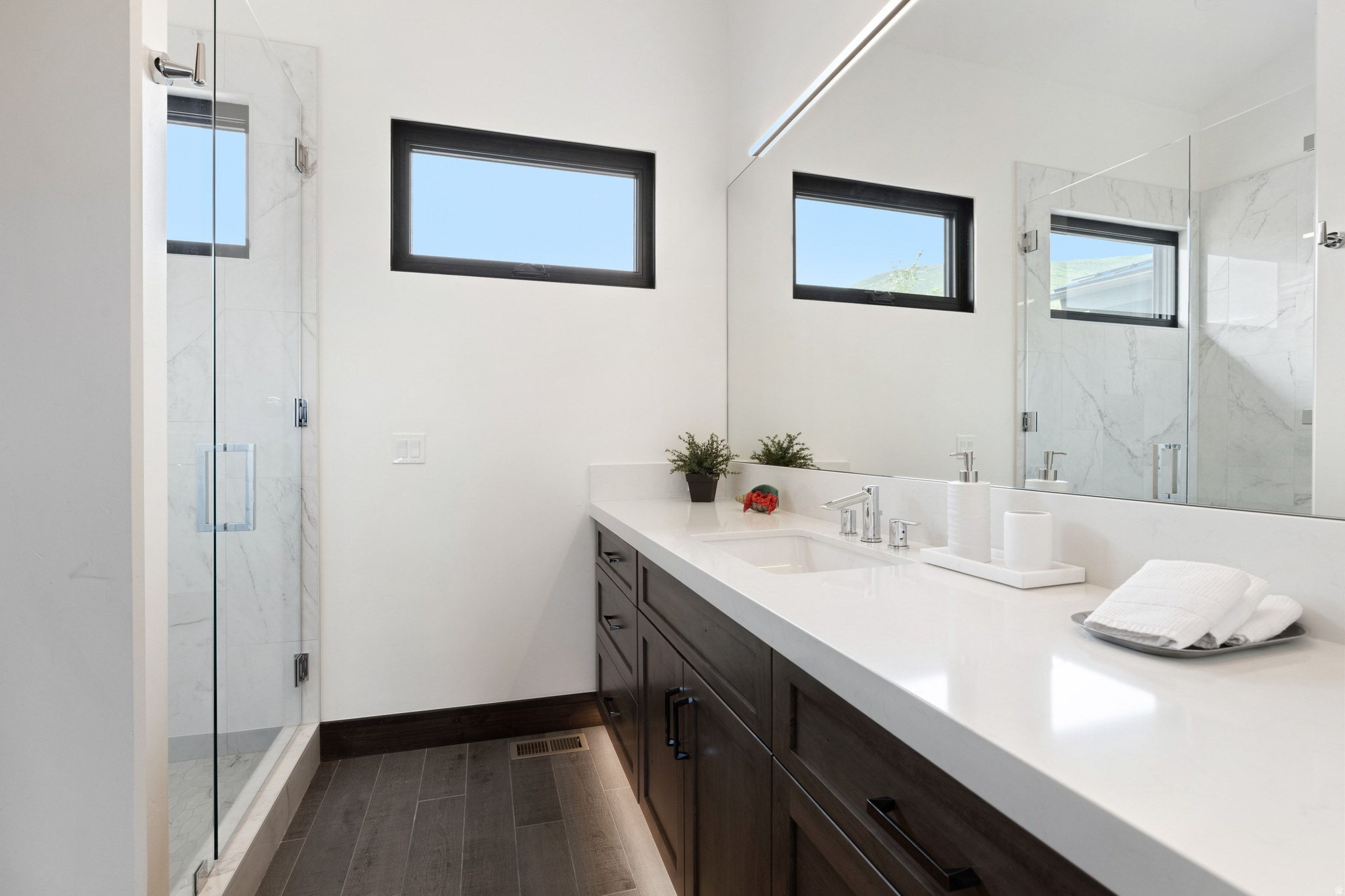 SOARING HAWK AT HIDEOUT - Residential