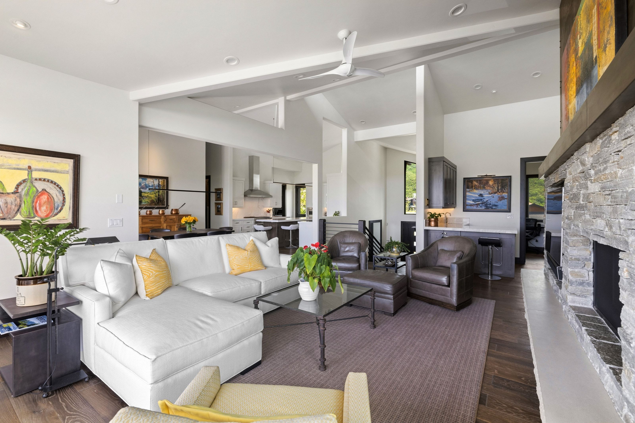 SOARING HAWK AT HIDEOUT - Residential
