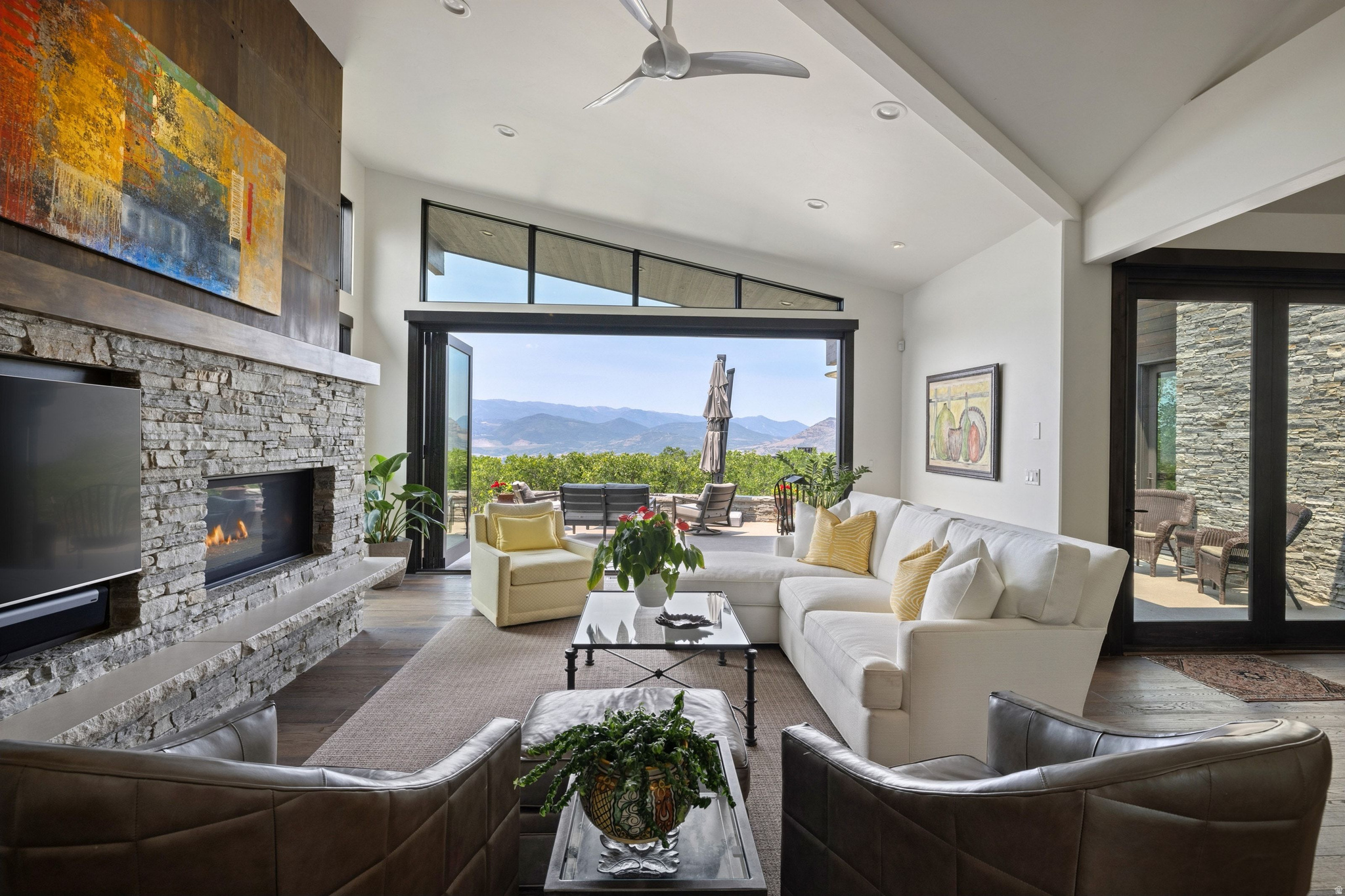 SOARING HAWK AT HIDEOUT - Residential
