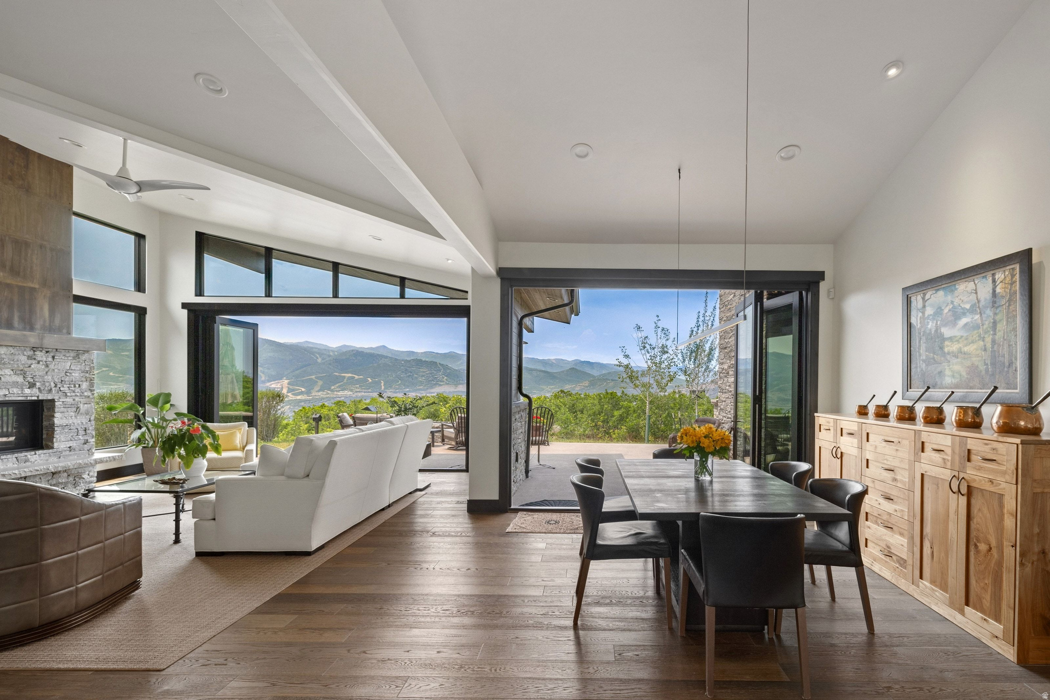 SOARING HAWK AT HIDEOUT - Residential