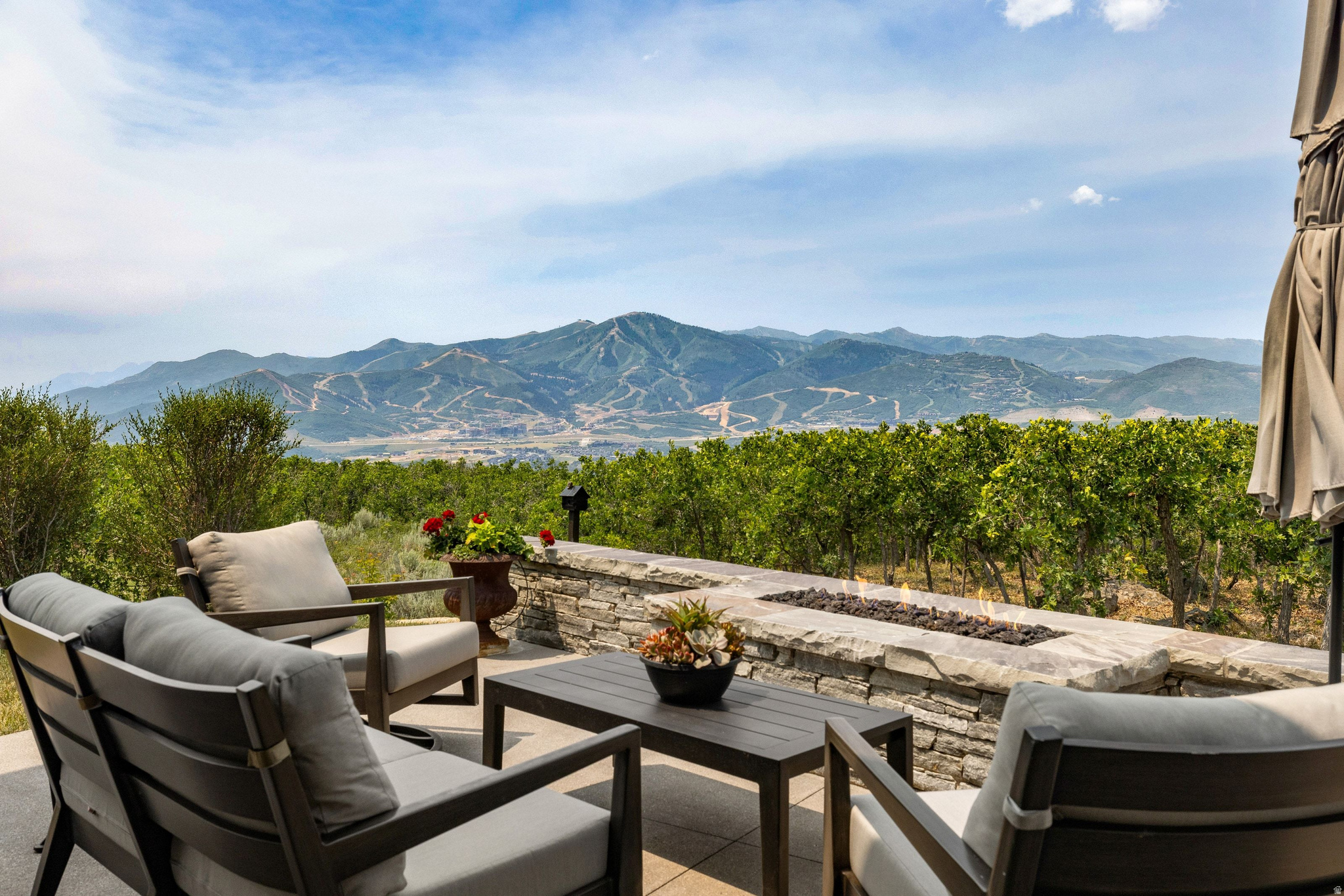 SOARING HAWK AT HIDEOUT - Residential