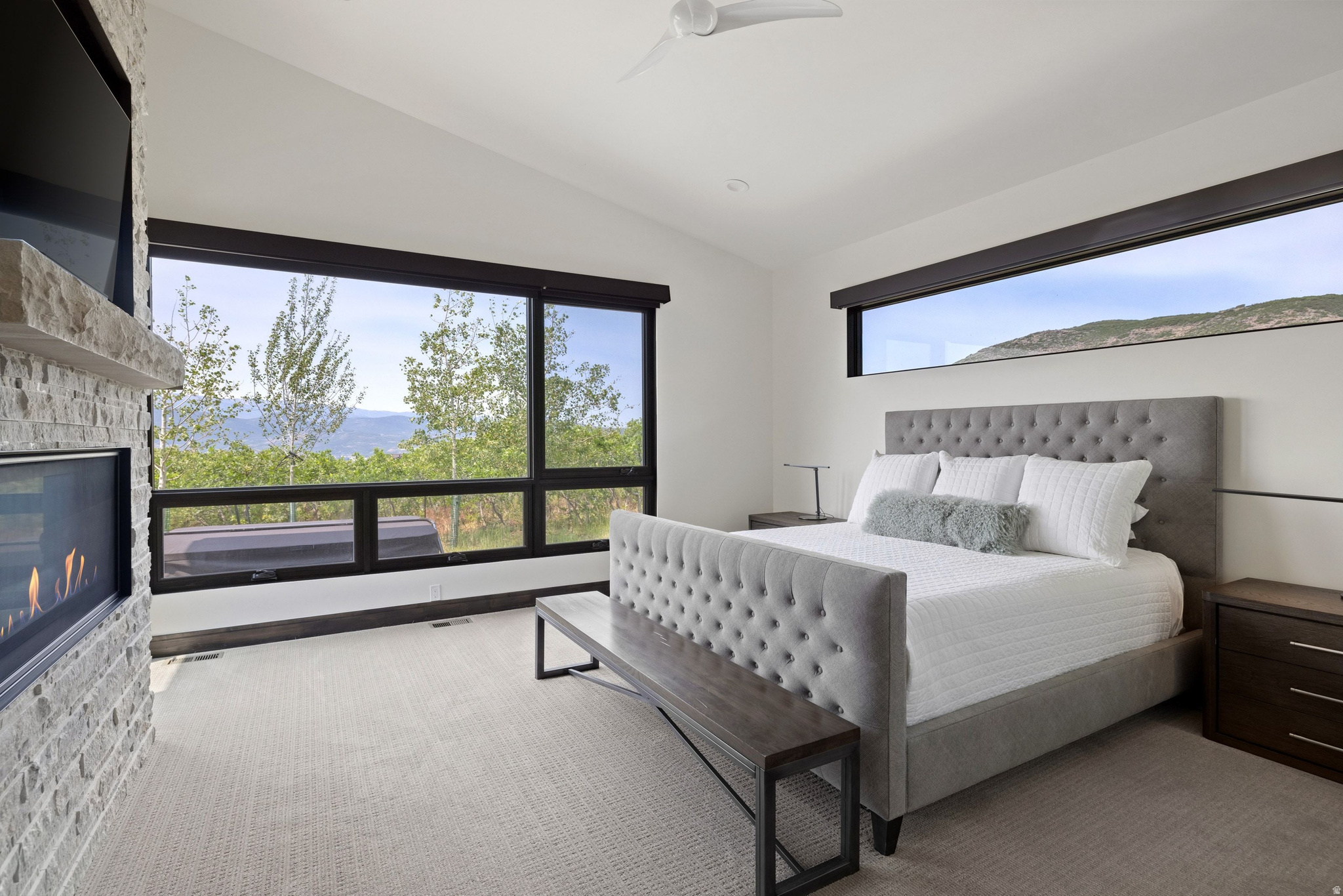 SOARING HAWK AT HIDEOUT - Residential