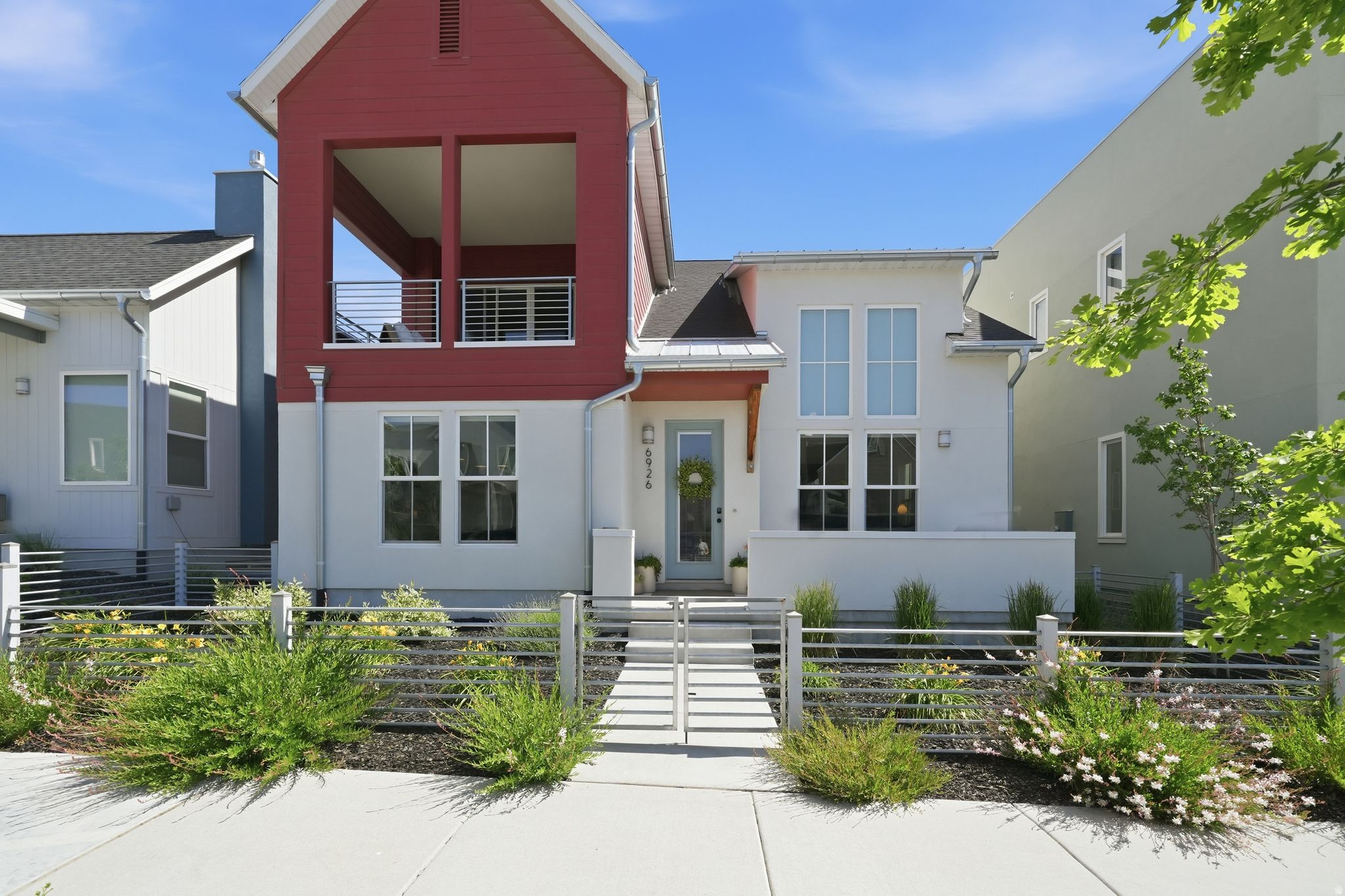 DAYBREAK - Residential