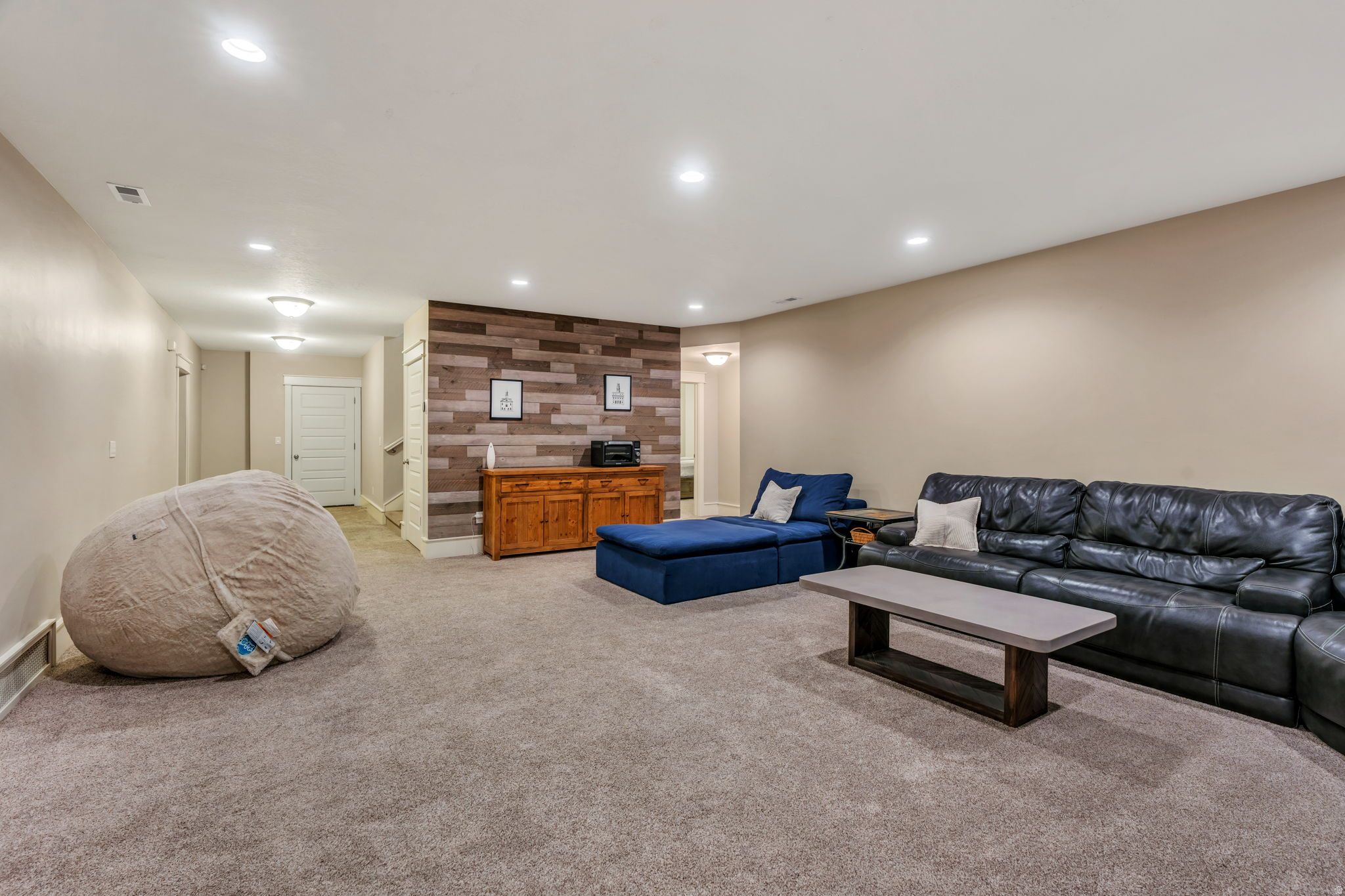 YOUNG ESTATES - Residential