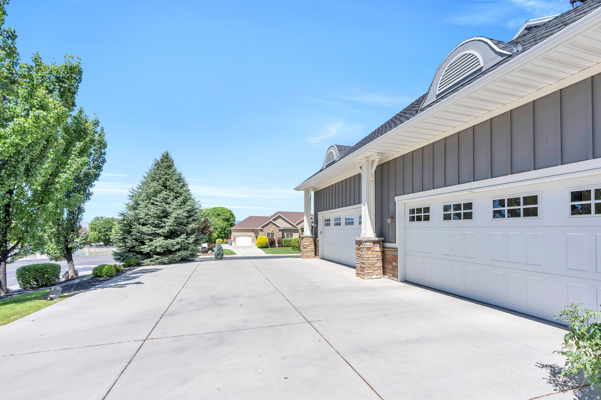 YOUNG ESTATES - Residential