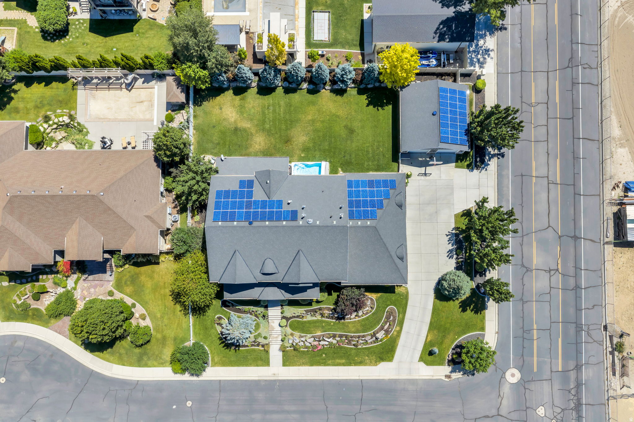 YOUNG ESTATES - Residential