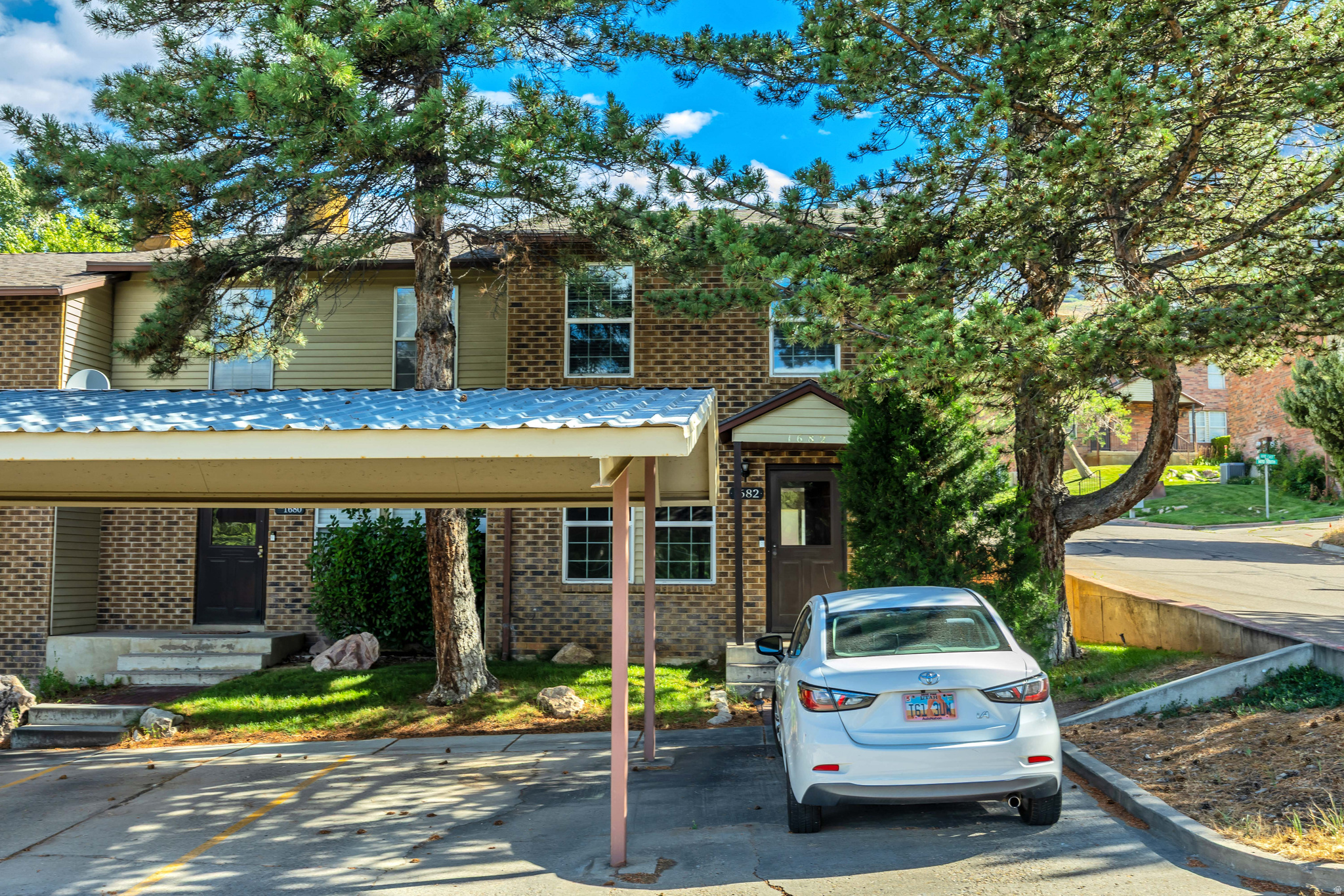 CANYON TERRACE - Residential