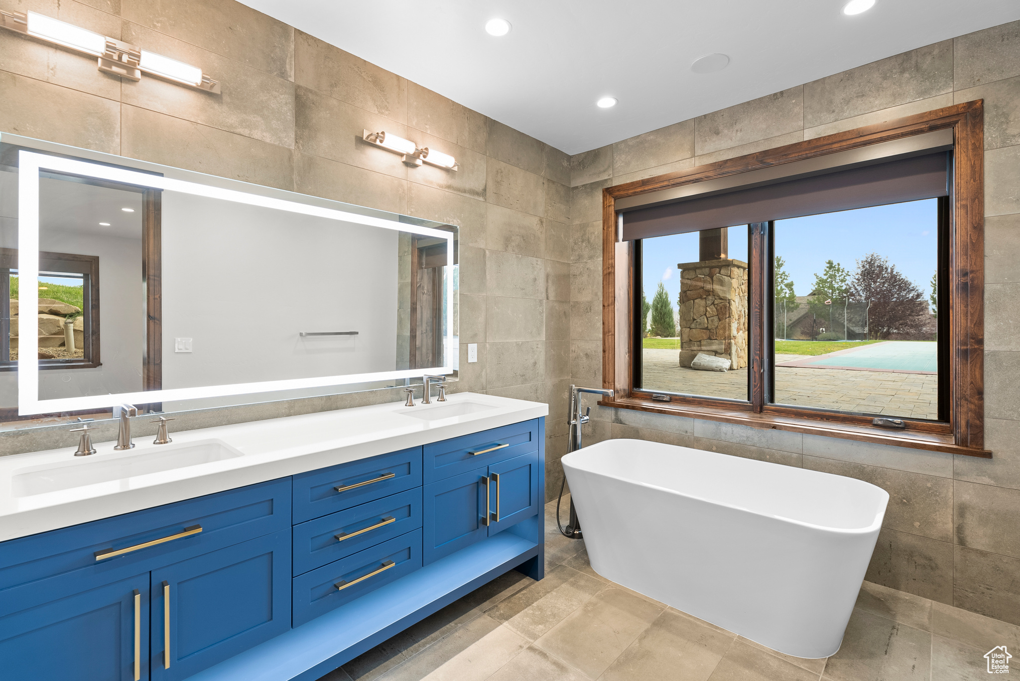 RED LEDGES - Residential
