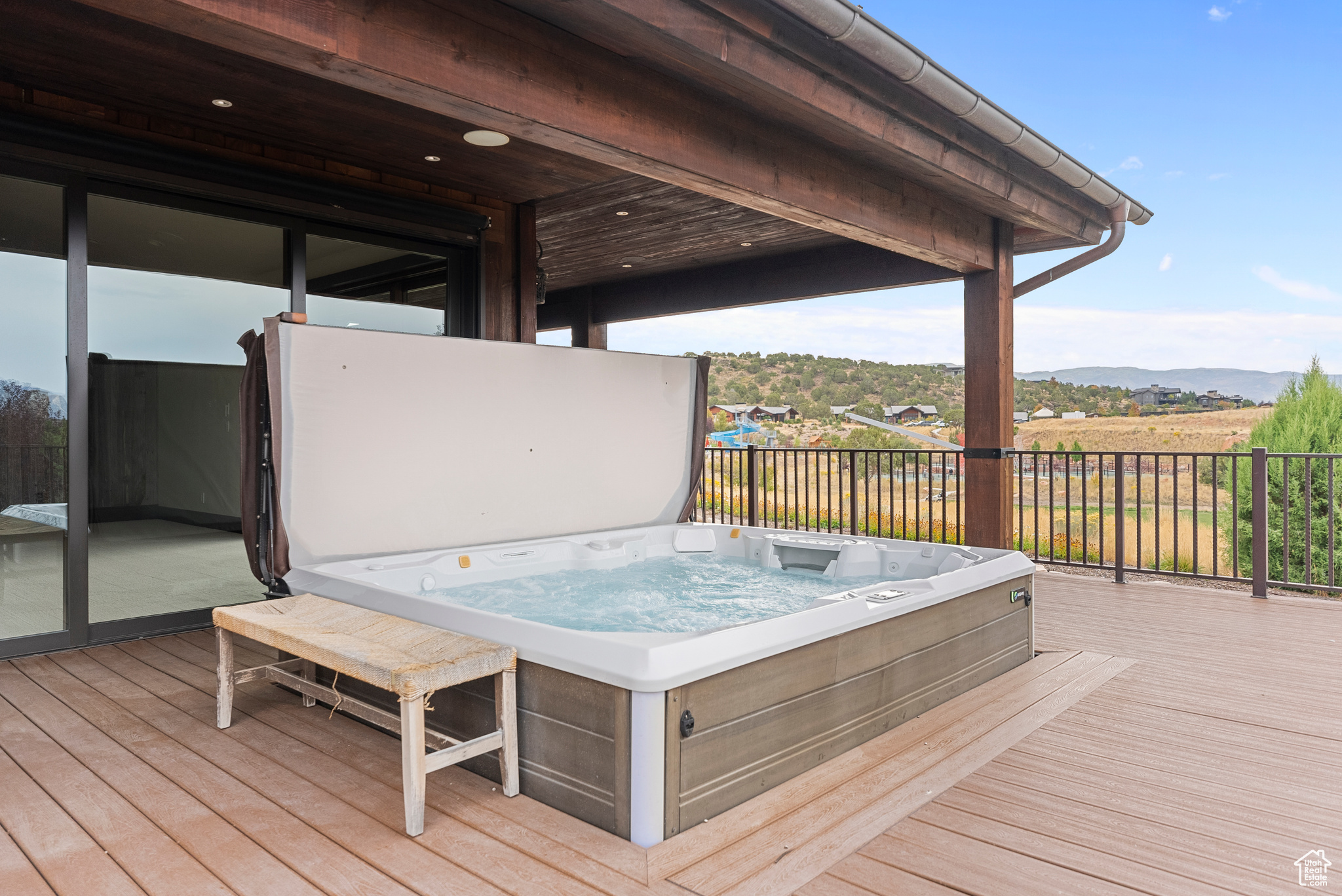 RED LEDGES - Residential
