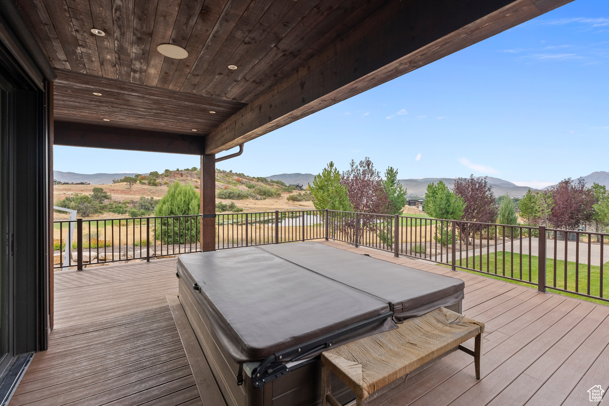 RED LEDGES - Residential