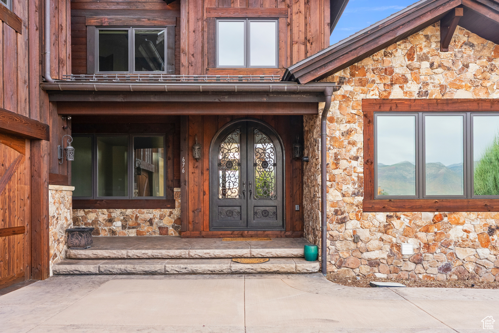 RED LEDGES - Residential