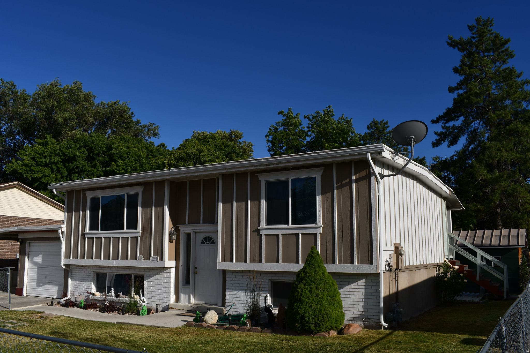 SUNBURST VILLAGE NO 1 - Residential