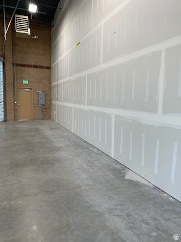 NORTHSHORE CORPORATION CENTER - Commercial Lease