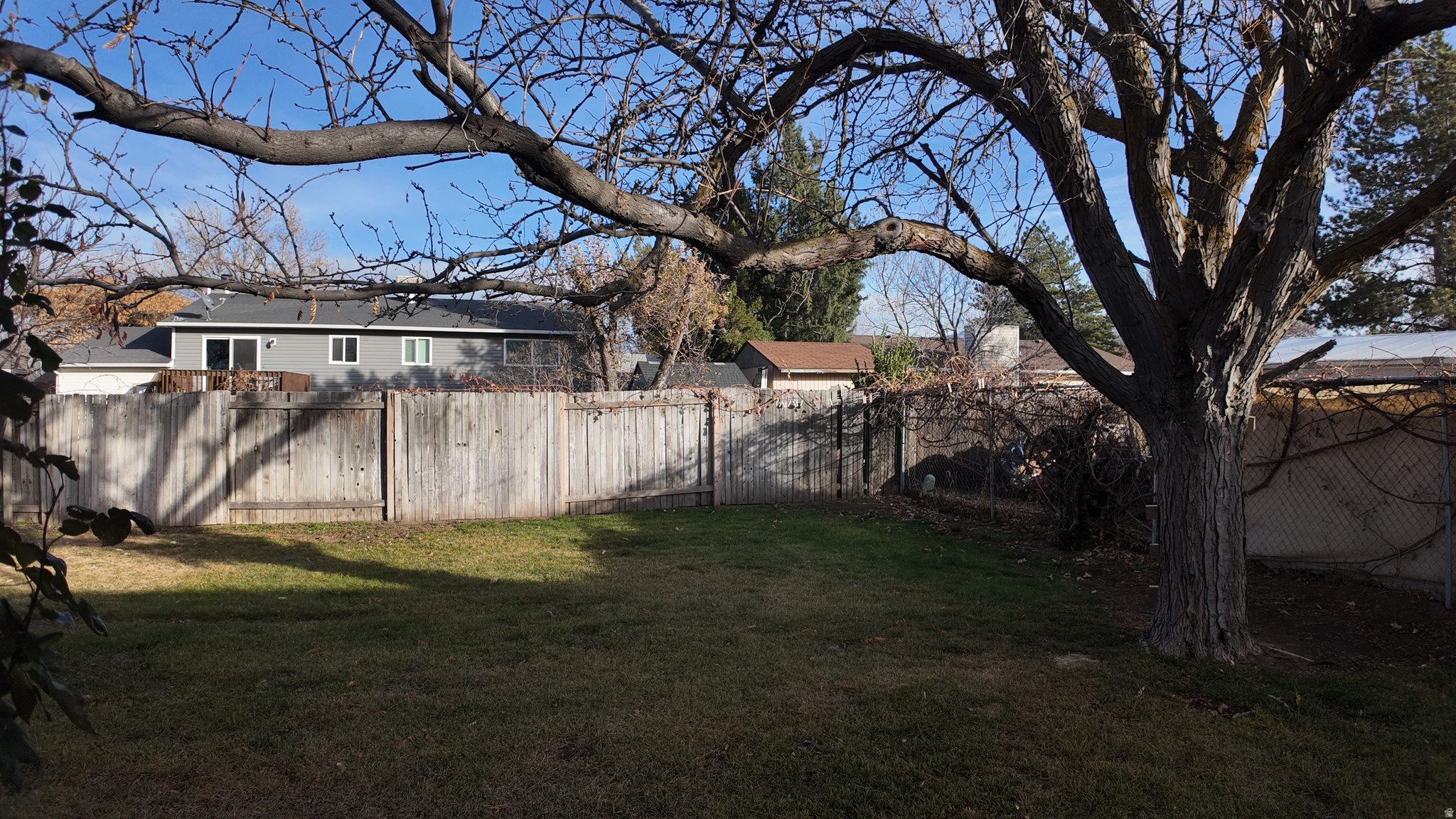 RIVERVIEW EAST - Residential