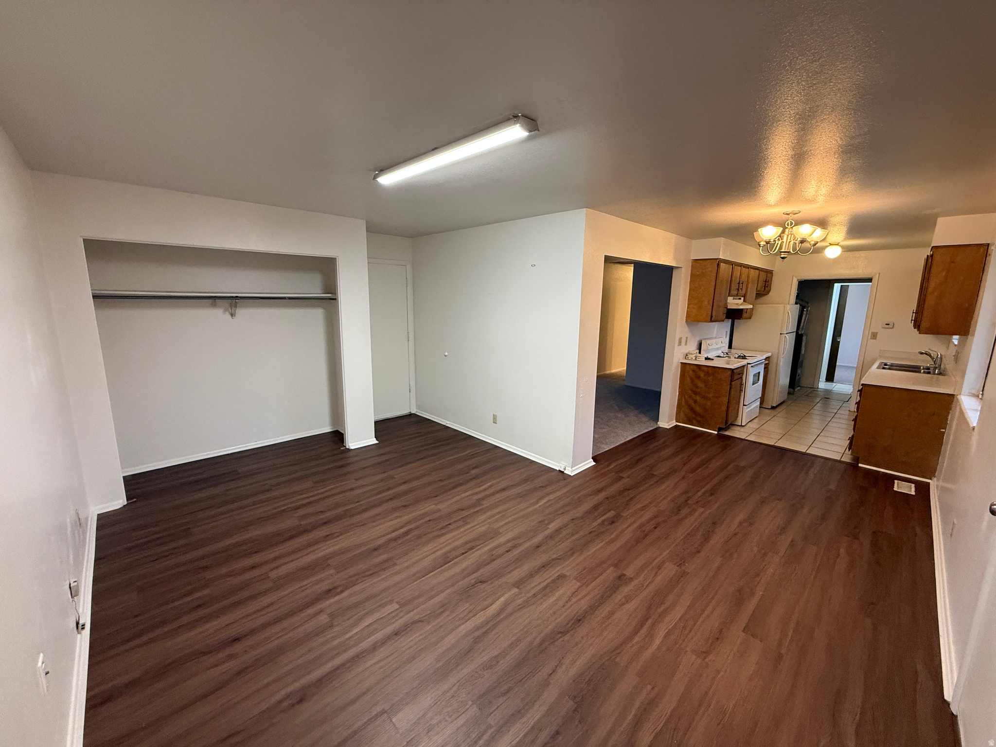 RIVERVIEW EAST - Residential